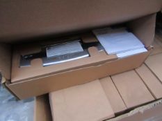 Kensington notebook dock with adjustable base unchecked and boxed