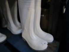 White Steel Toe Cap Wellies - Size 3 - New.