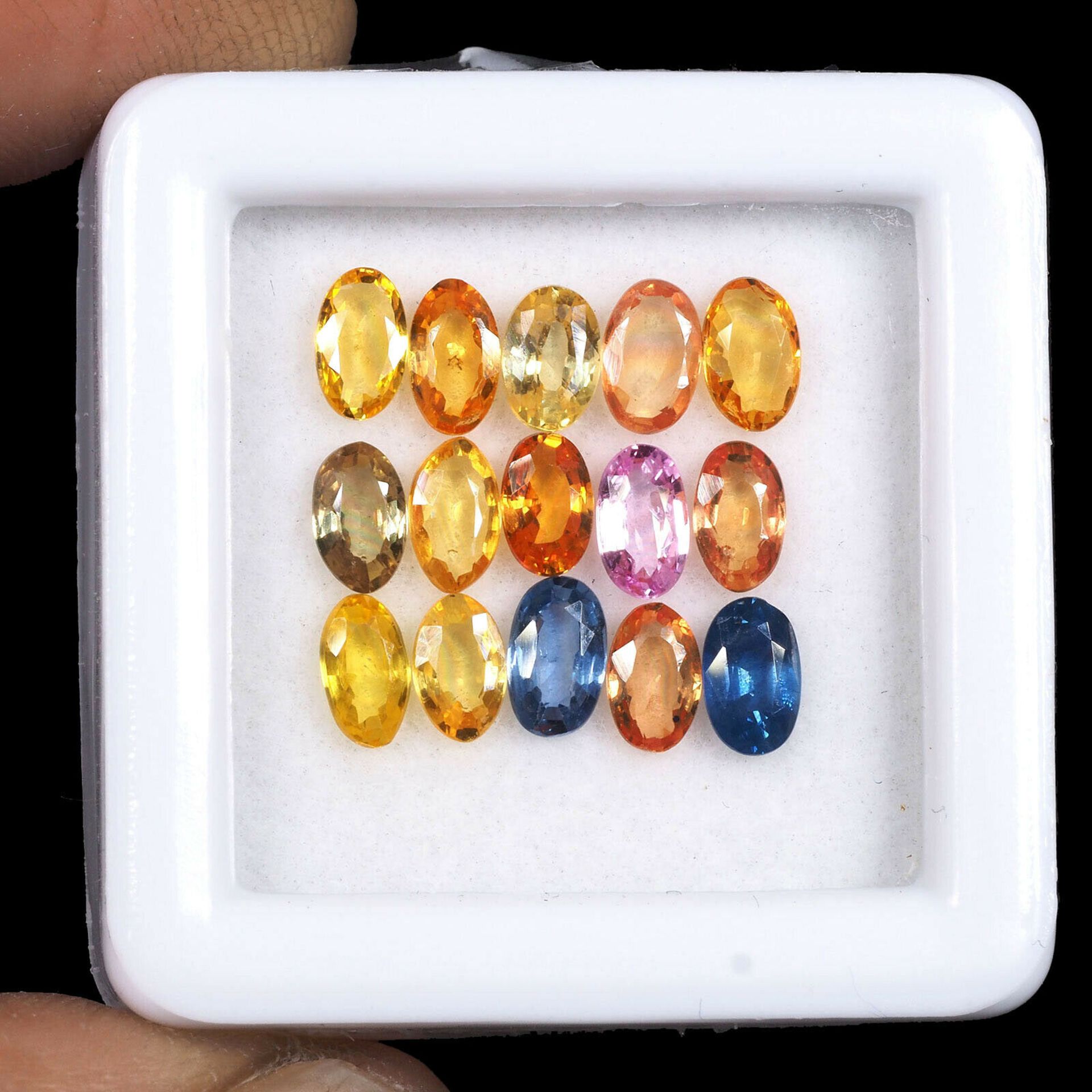 Natural Sapphires - 4.10 carats - 15 pieces - Average retail value £1,698.97