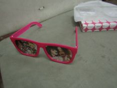 Box of 6 Giant Sunglasses Photo Frames. New & boxed