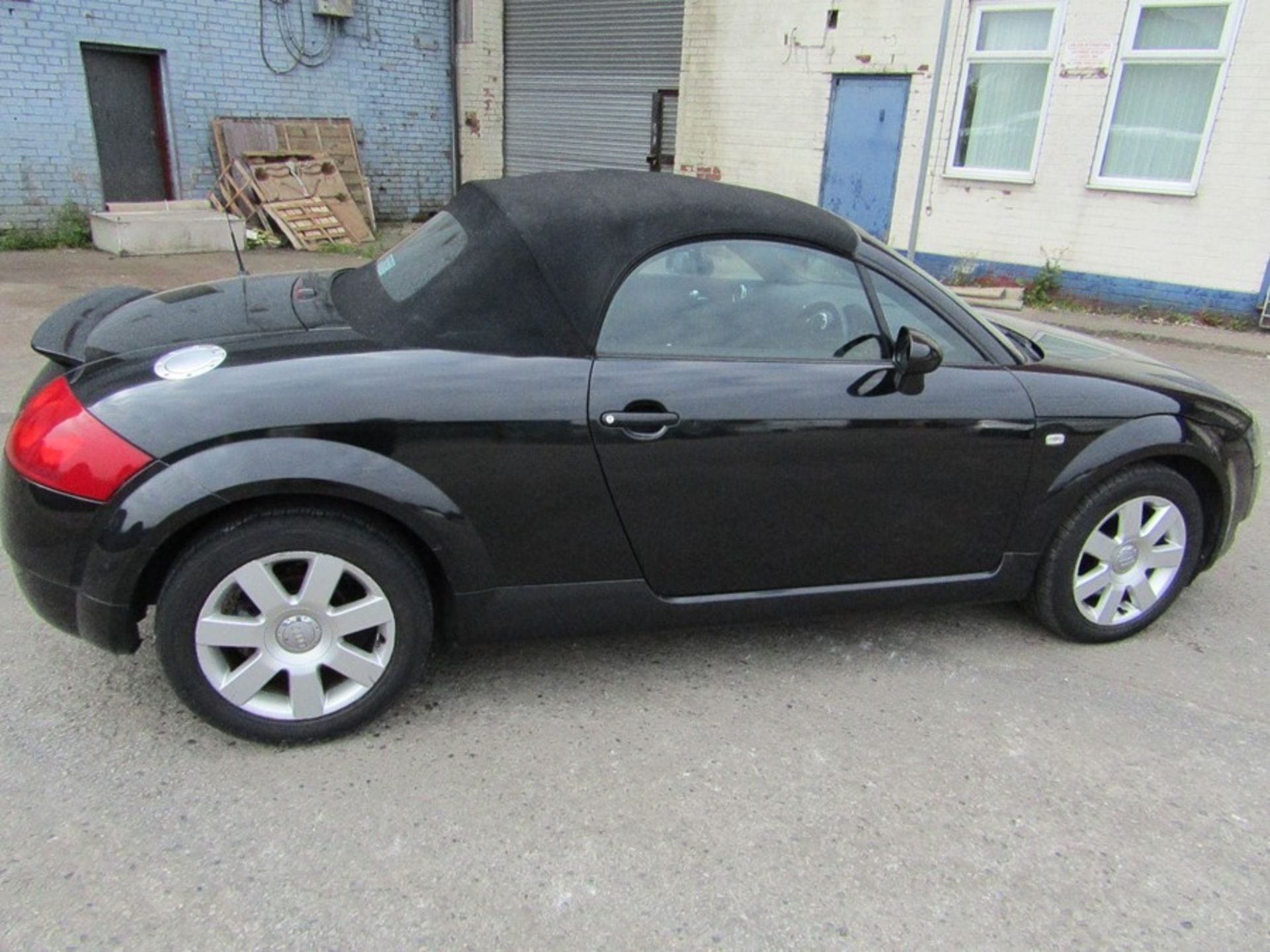 2005 Audi 1.8i Convertible roadster, 131,608 Miles (unchecked) MOT until 01/06/2021, Has part - Image 2 of 16