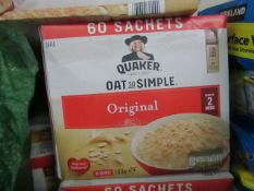 Box of 60 sachets of Quaker Oats so siple Original porridge oats, BB 21/08/21, the box may be damged