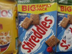 4x 700g boxes of Nestle Original Shreddies, BB 04/2021, the outer boxes are damaged