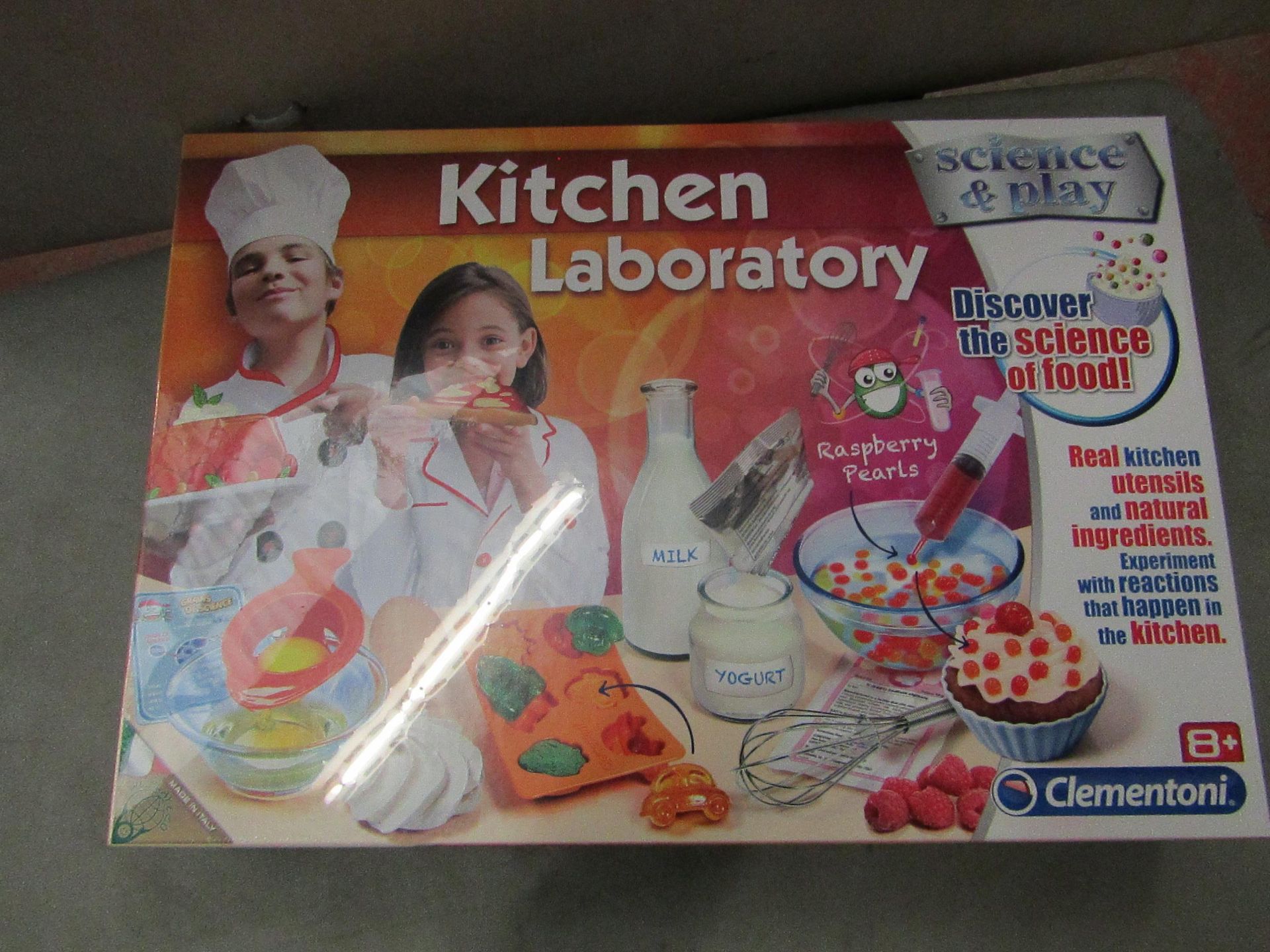 Science and Play Kithen Laboratory set. Still sealed.