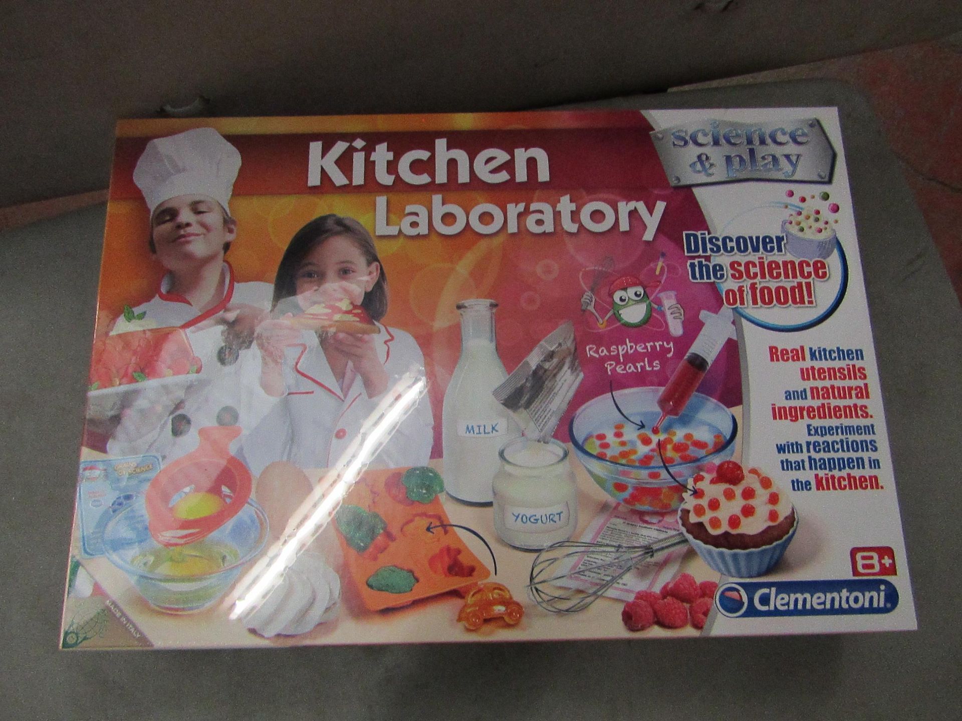 Science and Play Kithen Laboratory set. Still sealed.