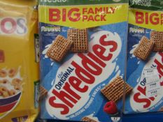 4x 700g boxes of Nestle Original Shreddies, BB 04/2021, the outer boxes are damaged