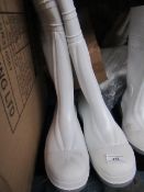 White Steel Toe Cap Wellies - Size 11 - New.