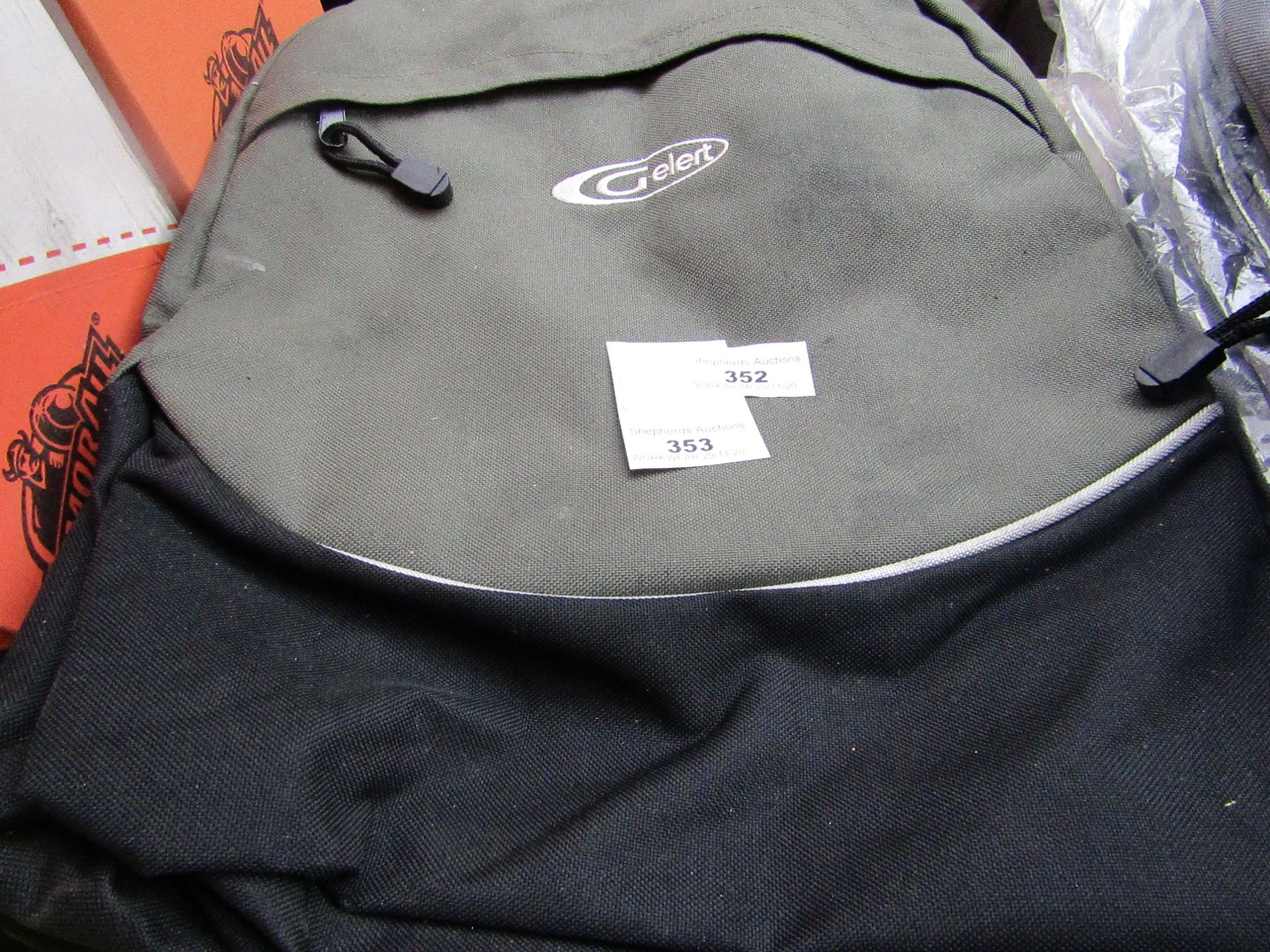 1x Gelert - Onega Daysack (Dark Green) - Unused & Packaged.