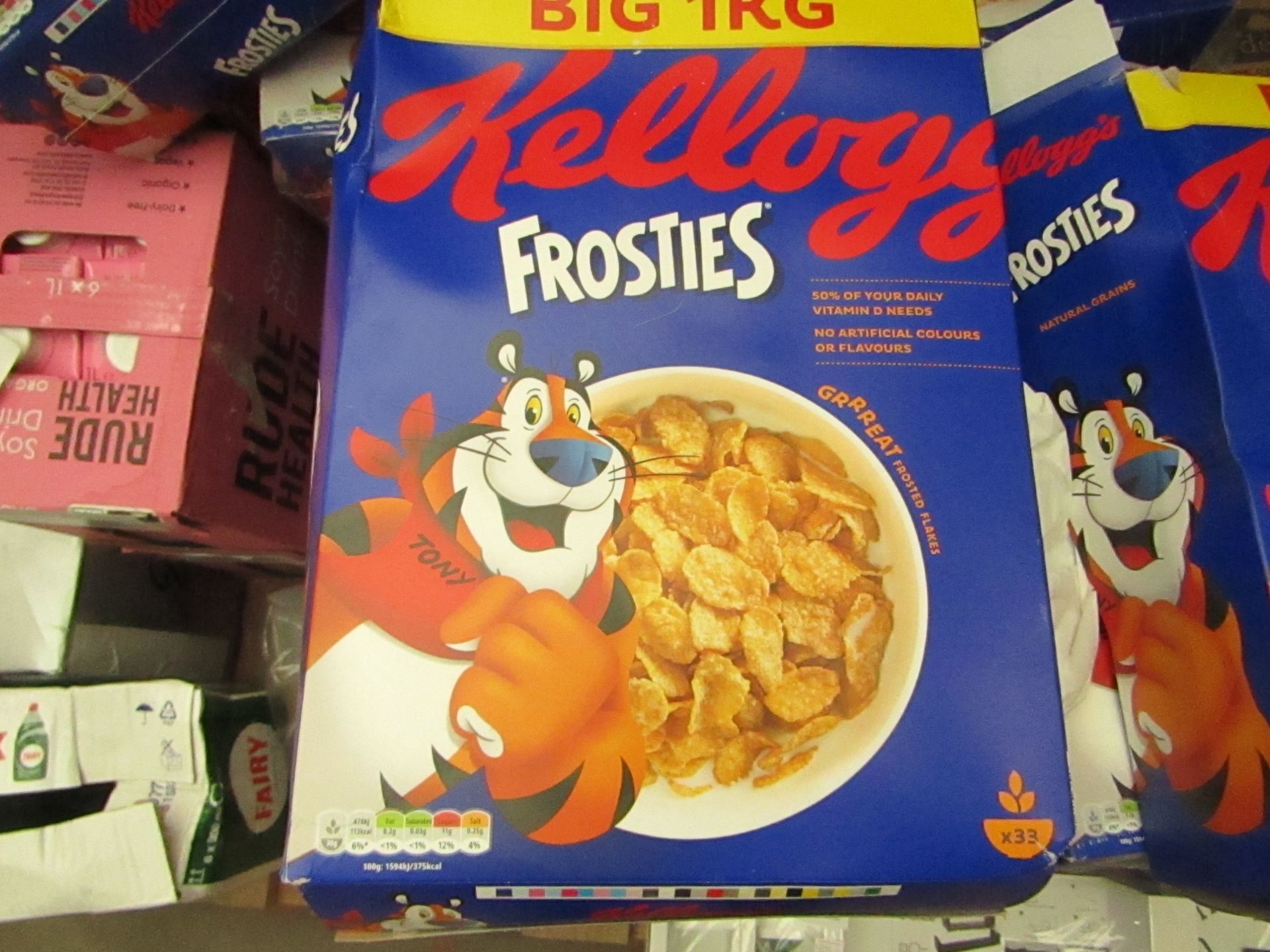 2x Kelloggs - Frosties Cereal - Big 1kg Pack - BBE 19/06/21 - Box Damage, But Content Fine.