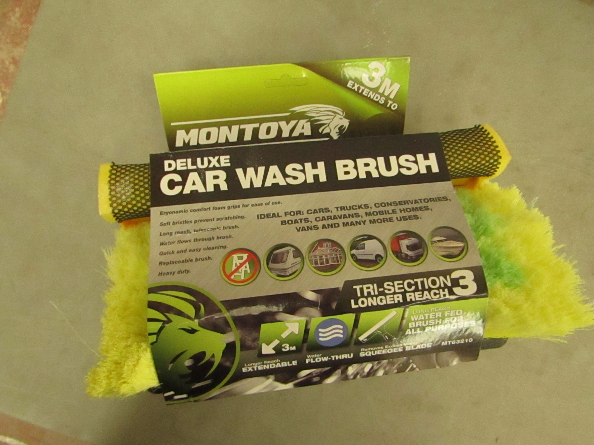 Montoya Deluxe car Wash Brush. New with tags