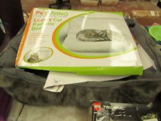 2 Items Being a Radiator Cat Bed & a Cat Bed. Unused