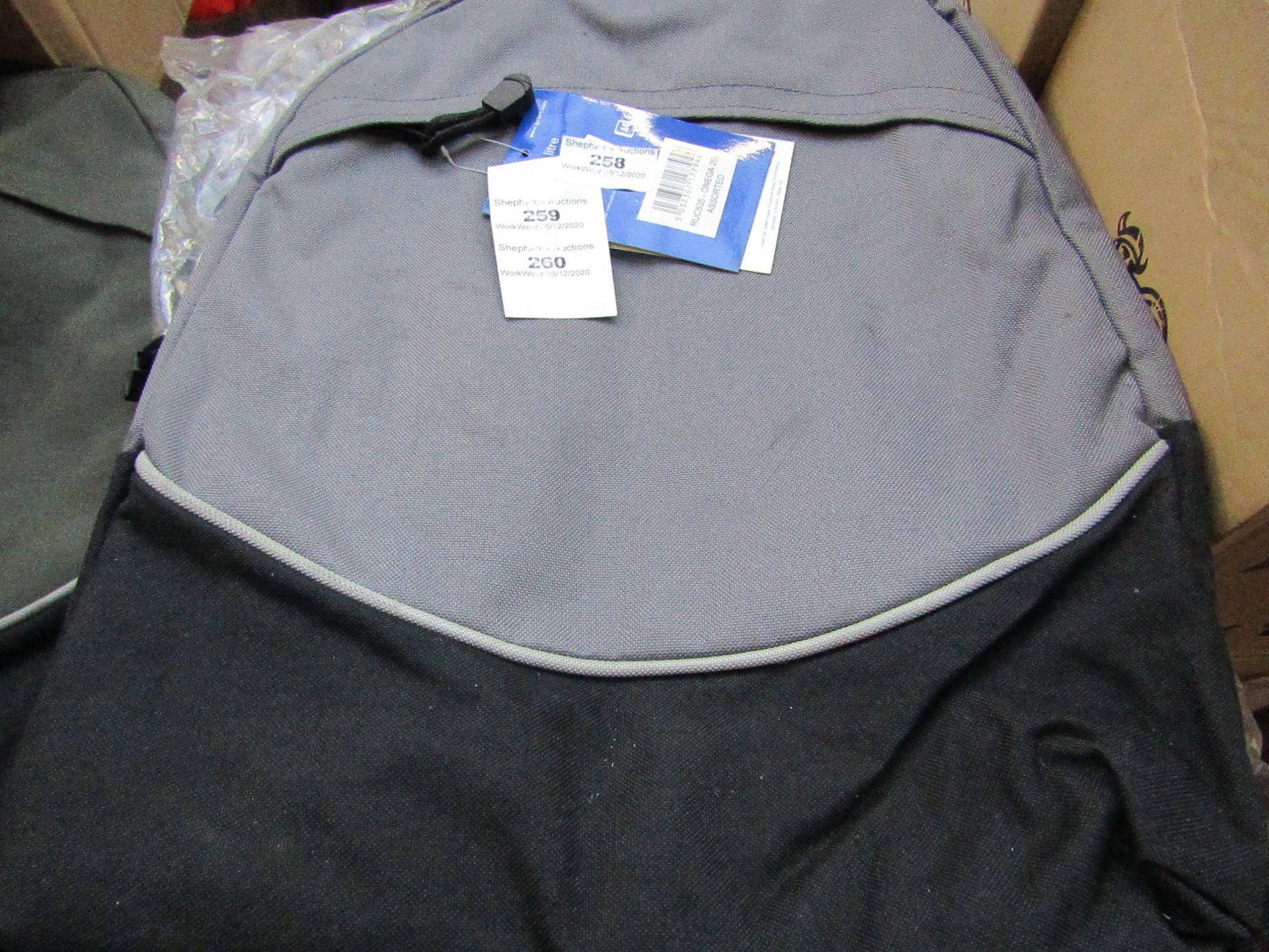 1x Gelert - Onega Daysack (Grey) - Unused & Packaged.