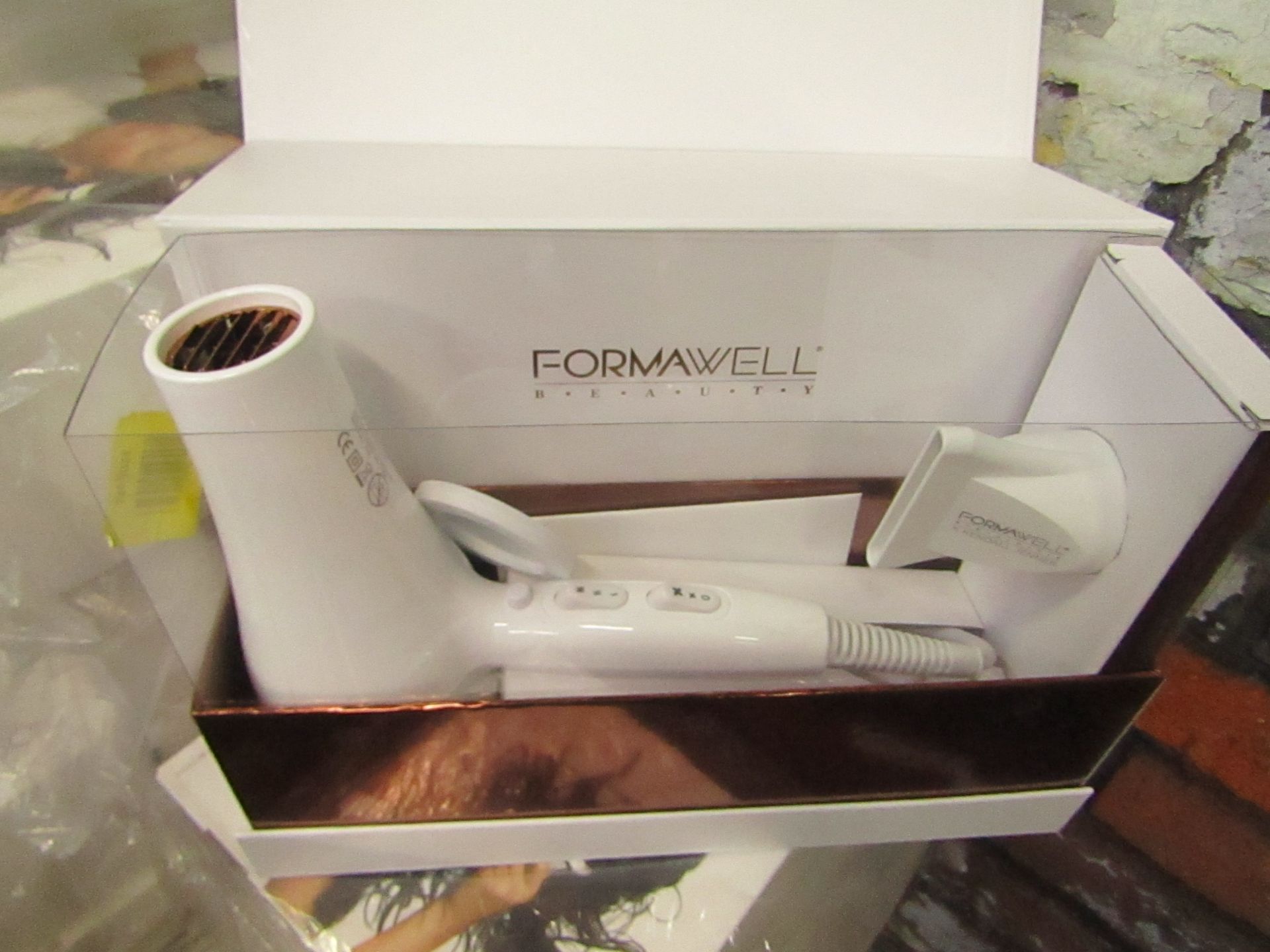 | 1X | KENDALL JENNER FORMAWELL BEAUTY PRO IONIC HAIR DRYER | REFURBISHED AND BOXED | NO ONLINE RE-