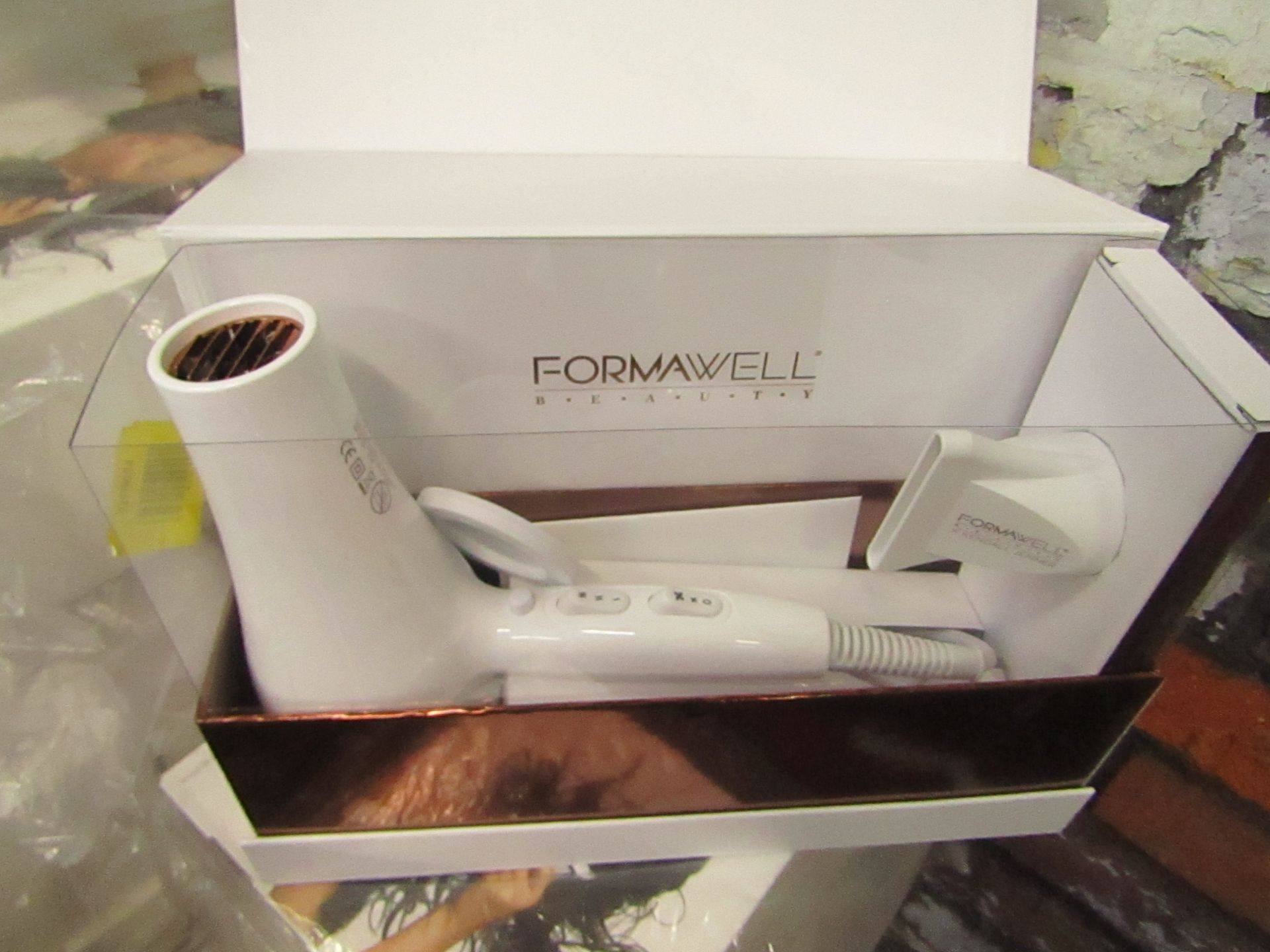 | 1X | KENDALL JENNER FORMAWELL BEAUTY PRO IONIC HAIR DRYER | REFURBISHED AND BOXED | NO ONLINE RE-