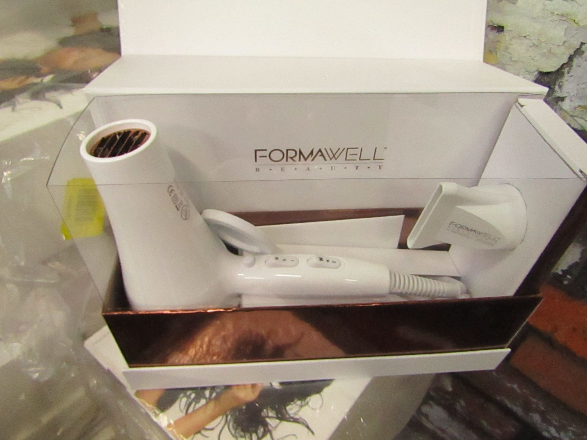 | 1X | KENDALL JENNER FORMAWELL BEAUTY PRO IONIC HAIR DRYER | REFURBISHED AND BOXED | NO ONLINE RE-