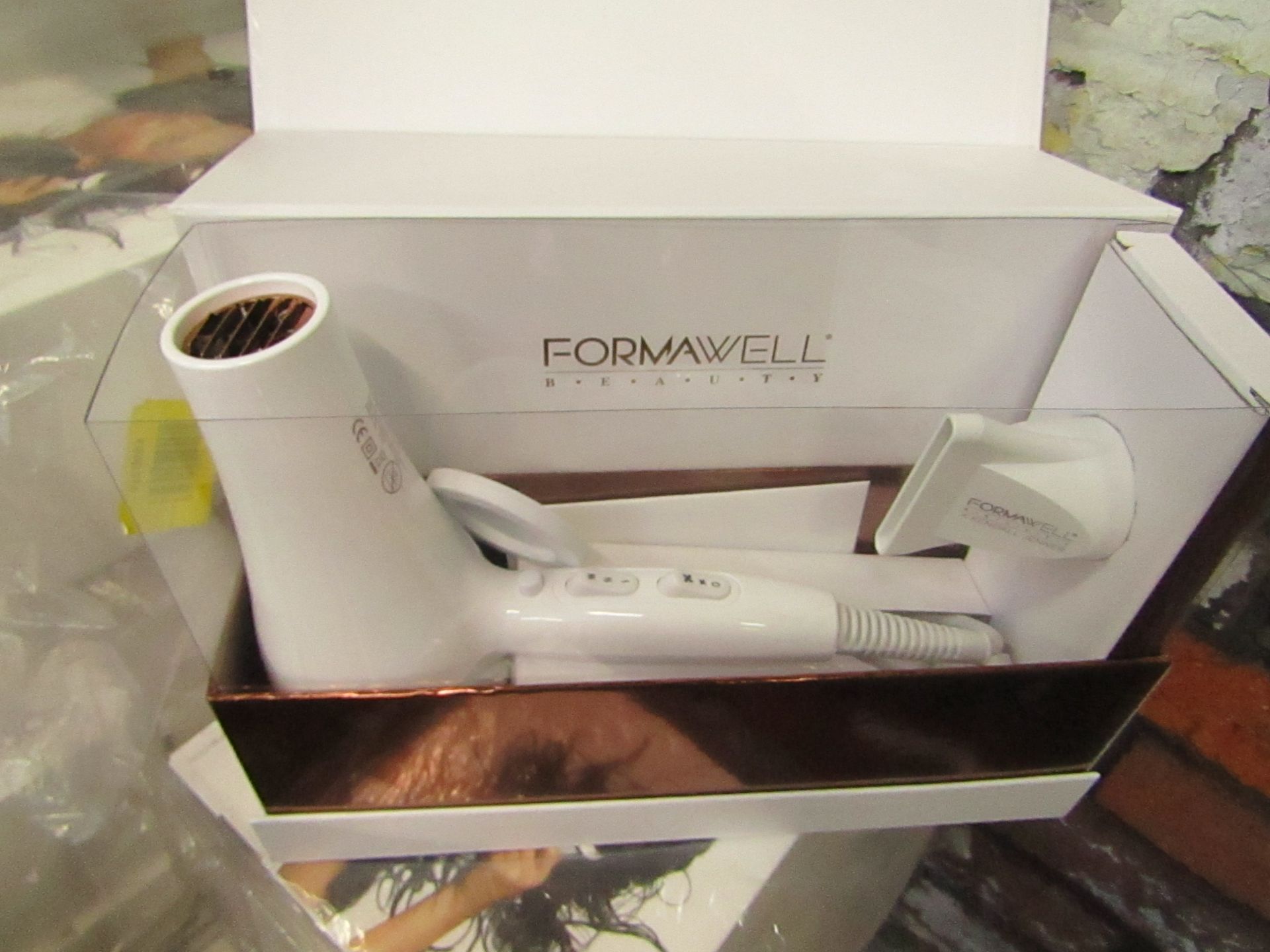 | 1X | KENDALL JENNER FORMAWELL BEAUTY PRO IONIC HAIR DRYER | REFURBISHED AND BOXED | NO ONLINE RE-