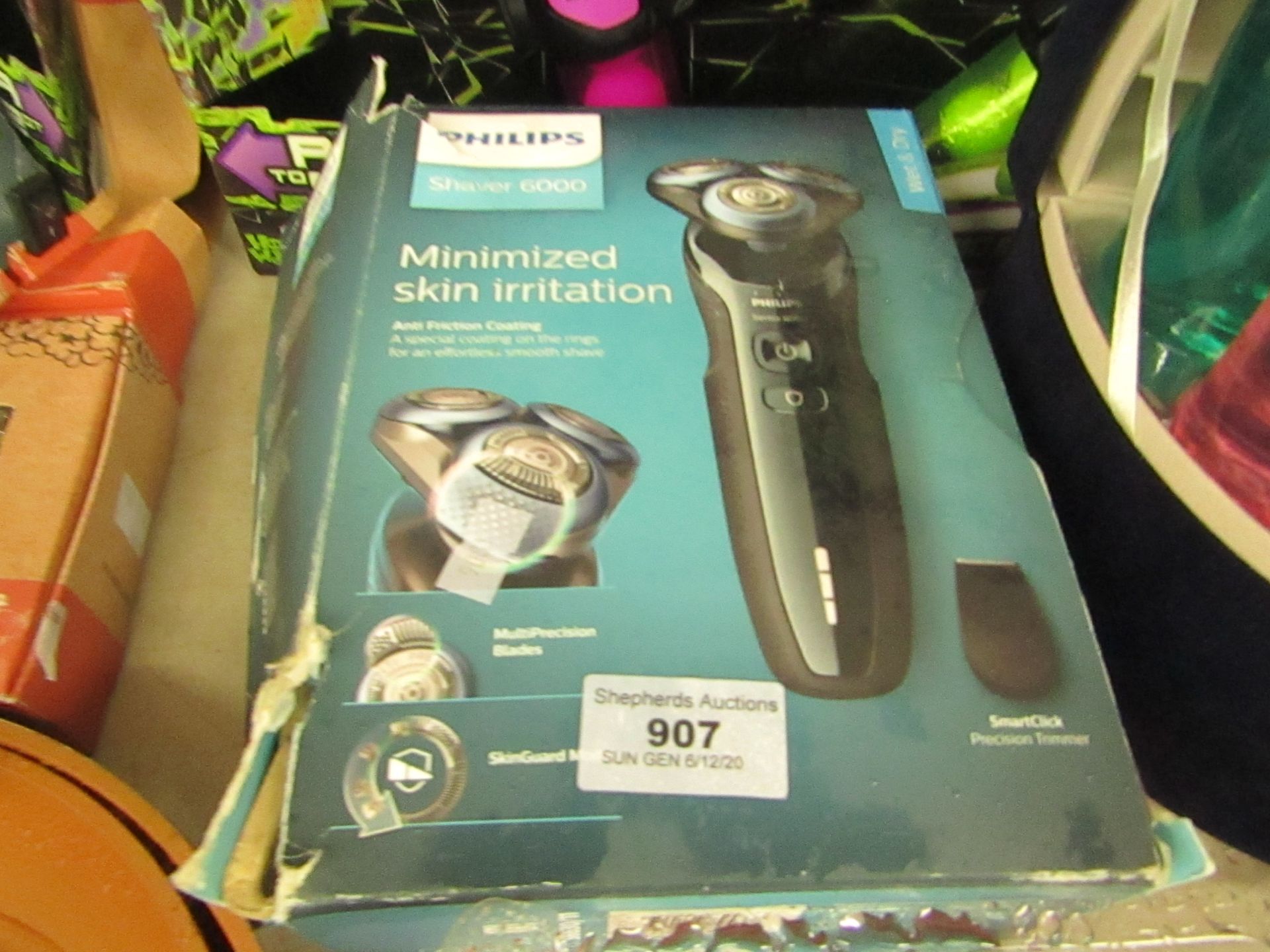 Phillips Shaver 6000 electric shaver, unchecked and boxed