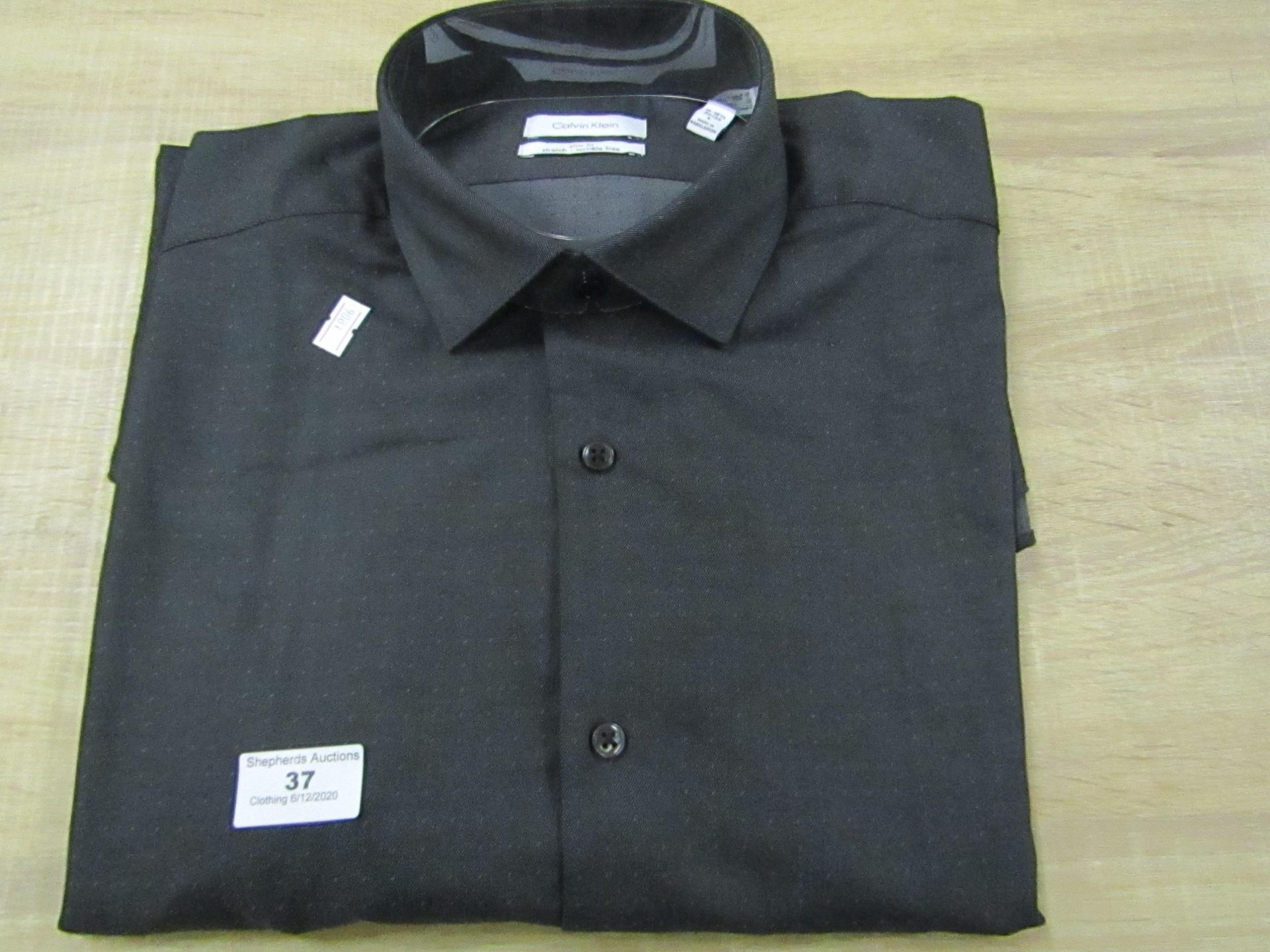 Calvin Klein Slim Fit long Sleeve men's Shirt Size L Wrinkle Free, New with tags,(See Picture for