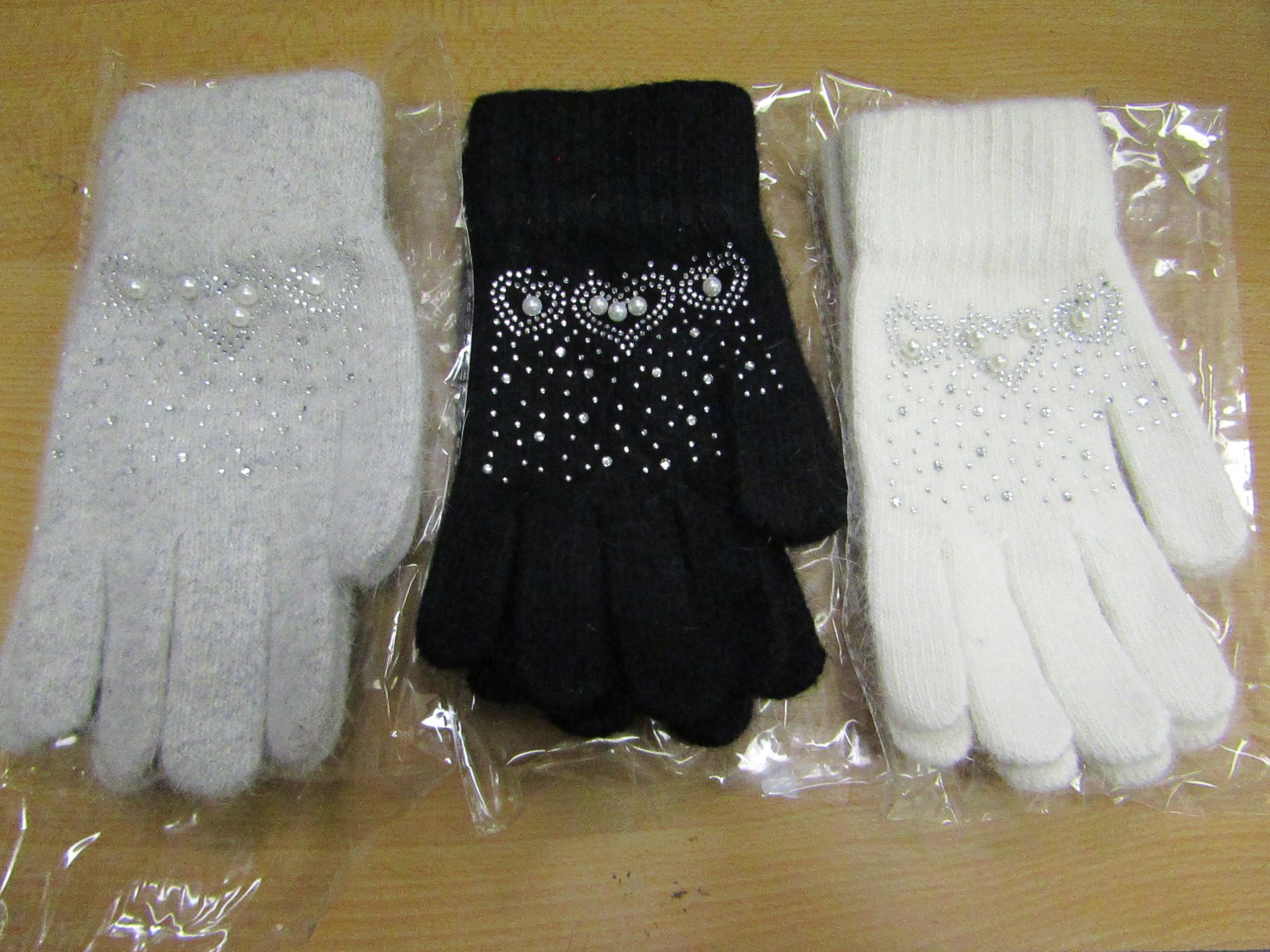 3 X Pairs of Ladies Rabbit Wool Gloves With Diamante design )One size ( see picture for colours) new