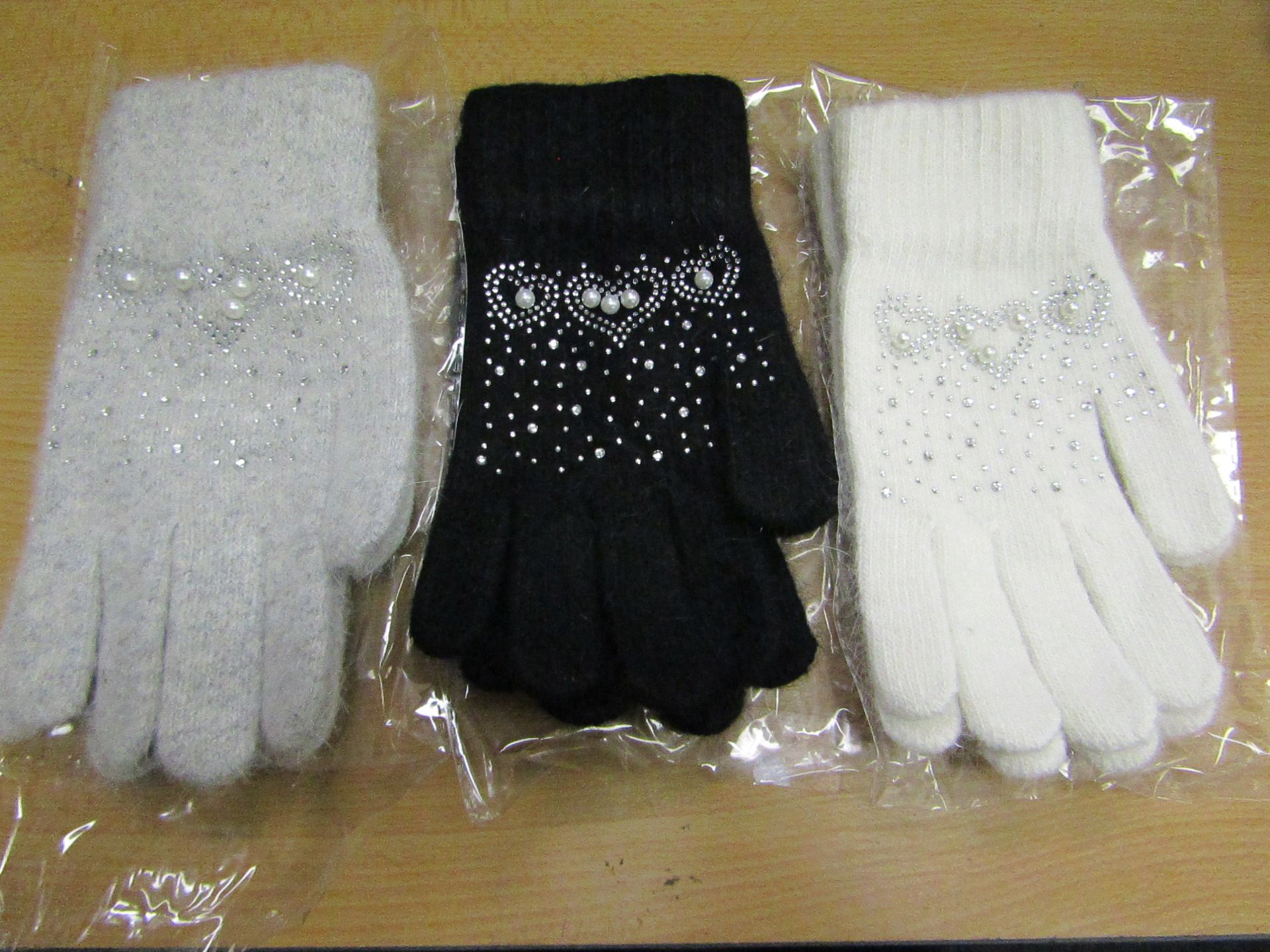 3 X Pairs of Ladies Rabbit Wool Gloves With Diamante design )One size ( see picture for colours) new