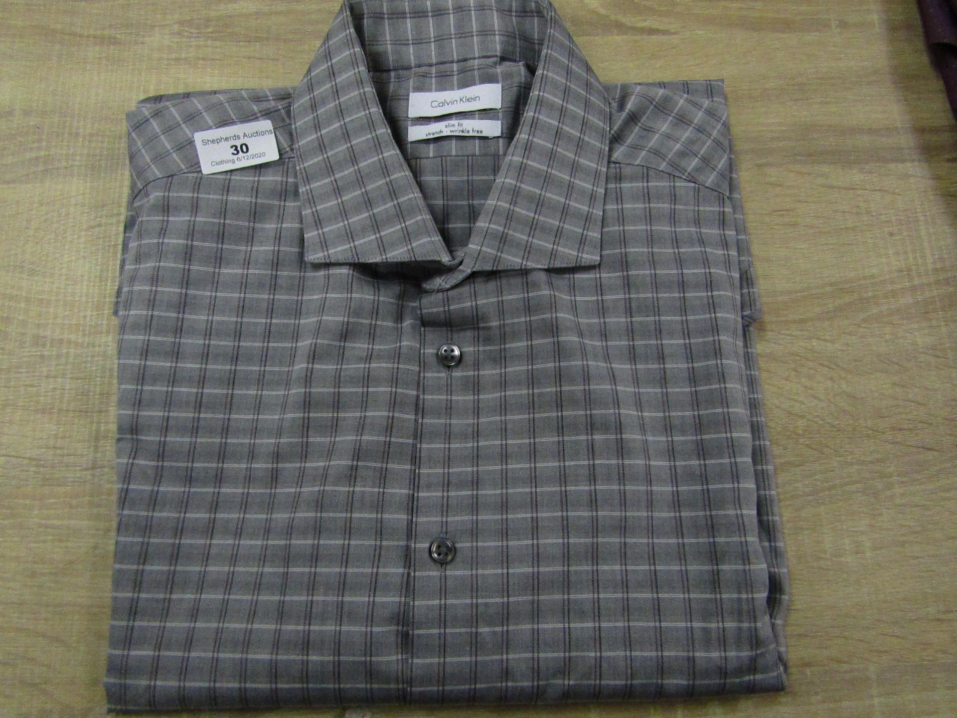 Calvin Klein Slim Fit long Sleeve men's Shirt Size Large, Wrinkle Free, New with tags,(See Picture