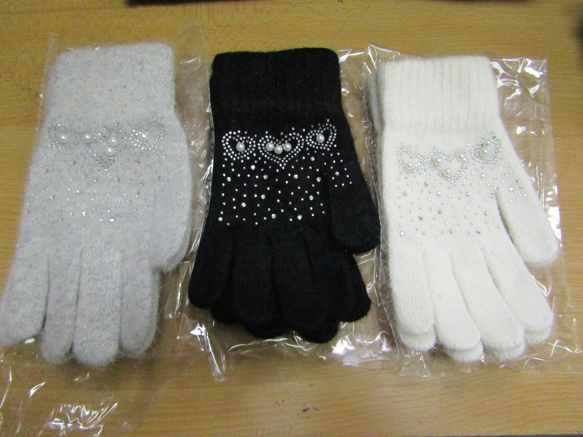 3 X Pairs of Ladies Rabbit Wool Gloves With Diamante design )One size ( see picture for colours) new