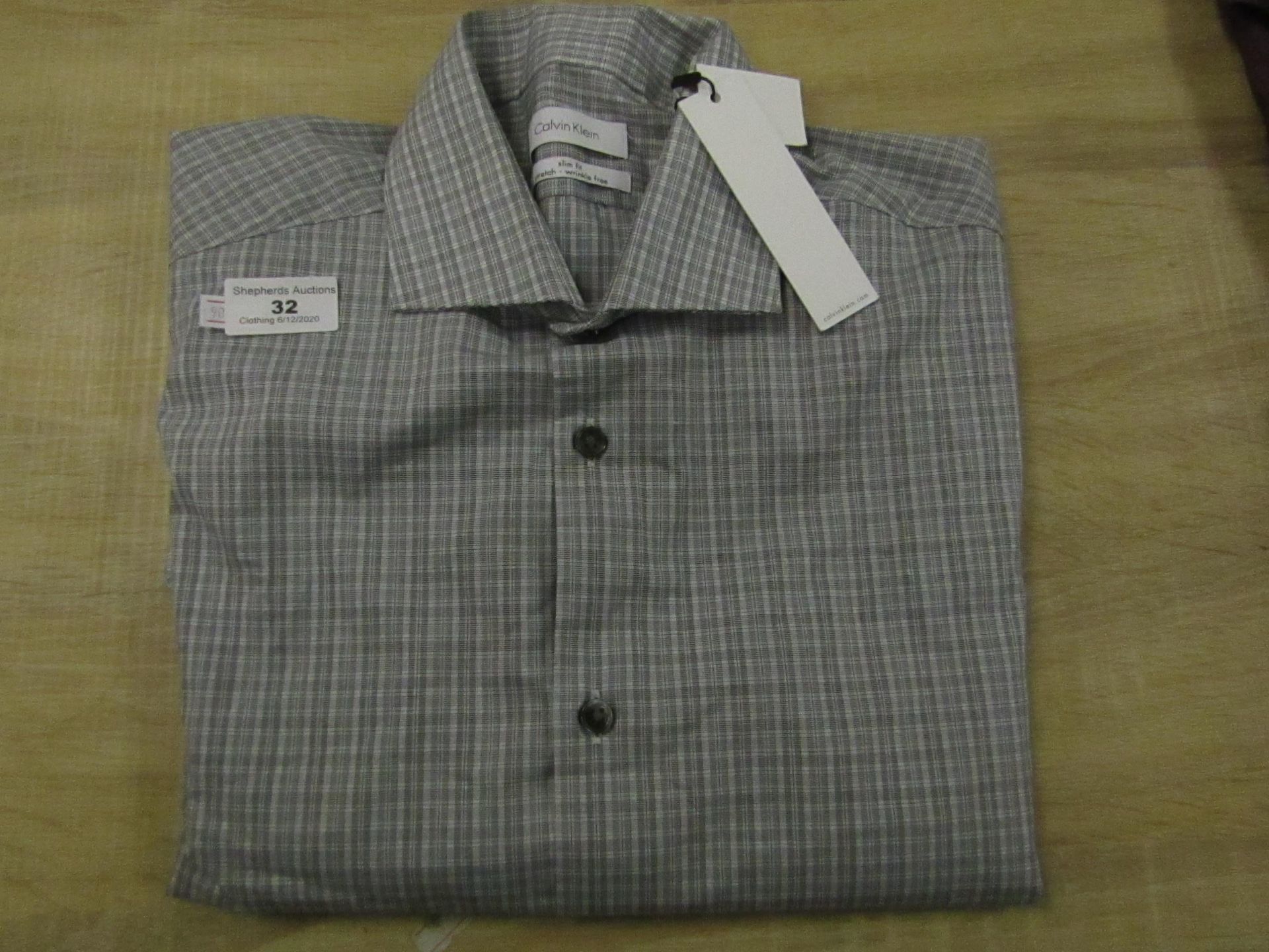 Calvin Klein Slim Fit long Sleeve men's Shirt Size Med Wrinkle Free, New with tags,(See Picture