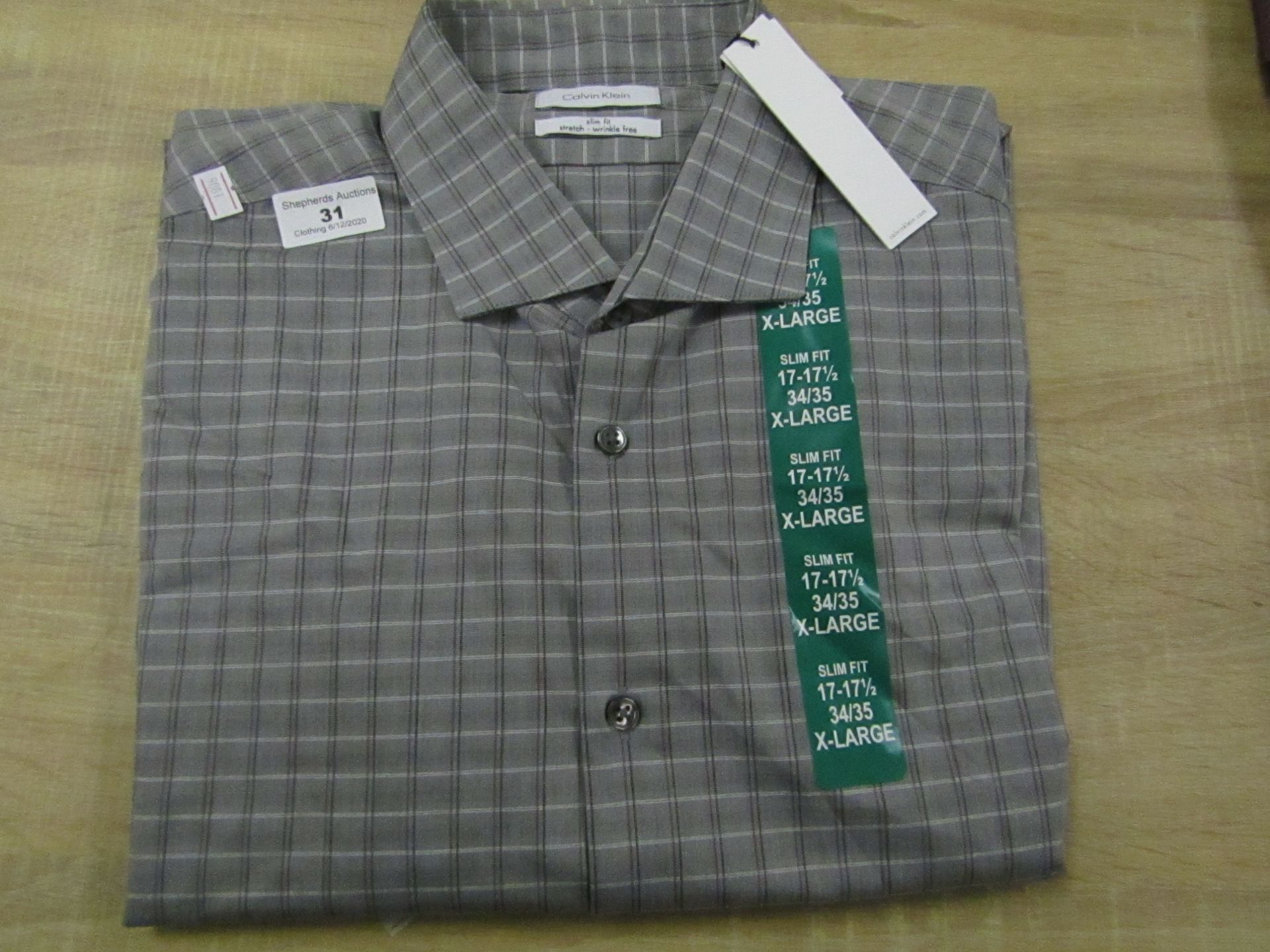 Calvin Klein Slim Fit long Sleeve men's Shirt Size X/L Wrinkle Free, New with tags,(See Picture