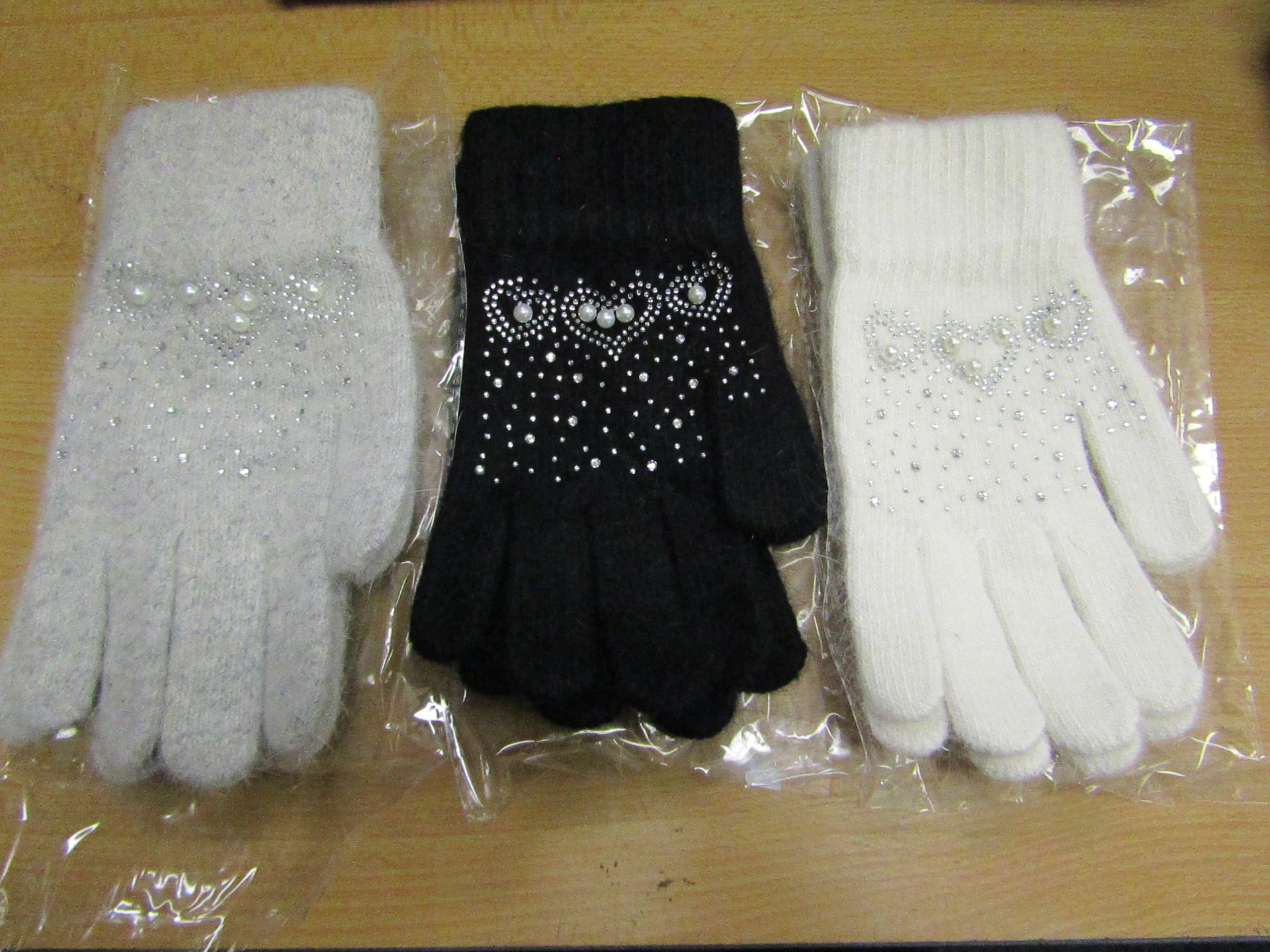 3 X Pairs of Ladies Rabbit Wool Gloves With Diamante design )One size ( see picture for colours) new