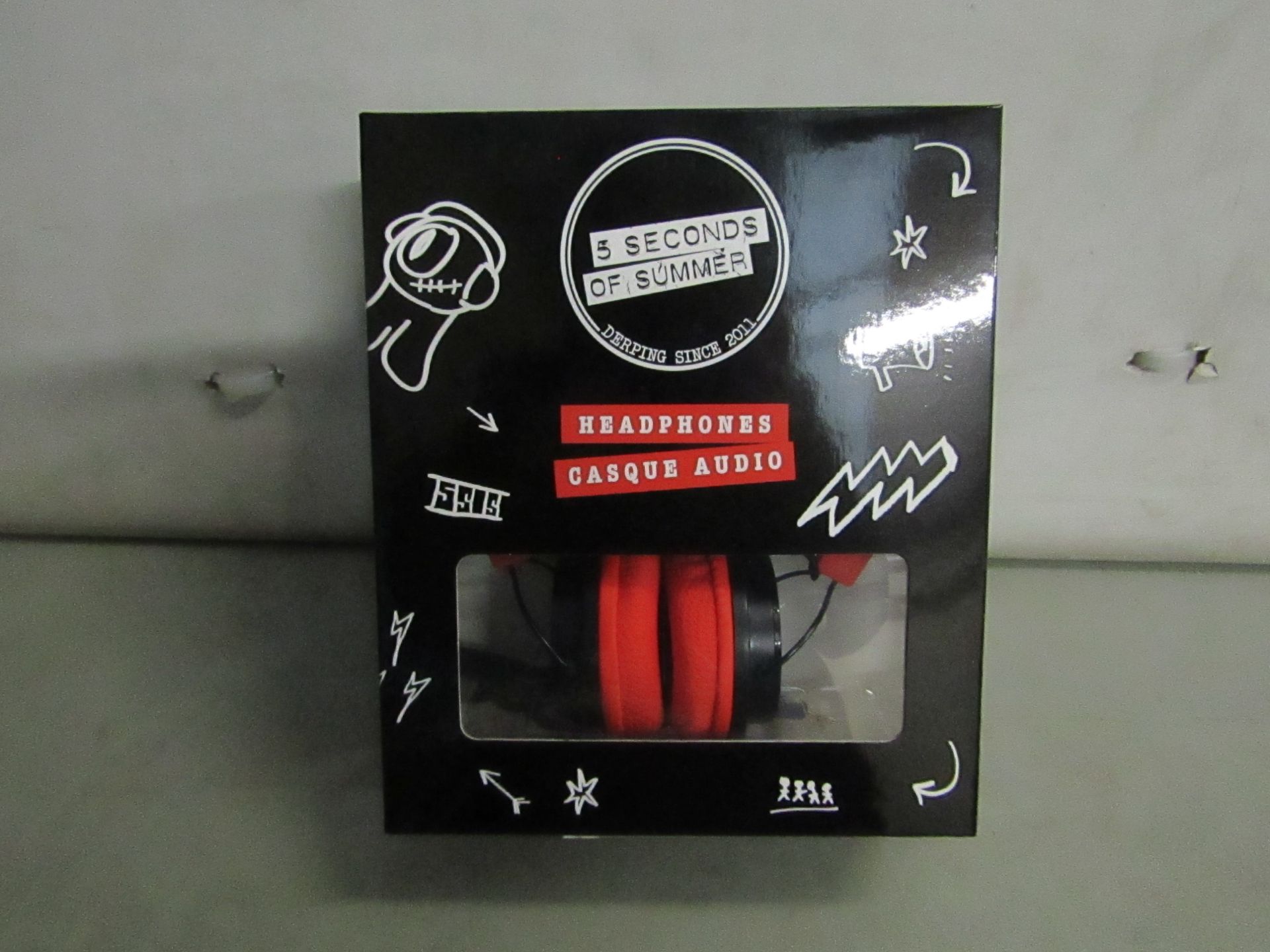 5 Seconds of Summer Headphones. New & boxed