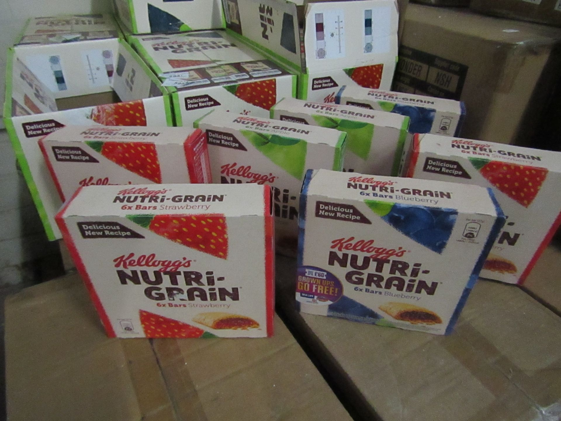 4 x Boxes of 42 Various Flavours Kelloggs Nutri Grain Bars. BB Dates range from 11/9/20 - 26/11/20