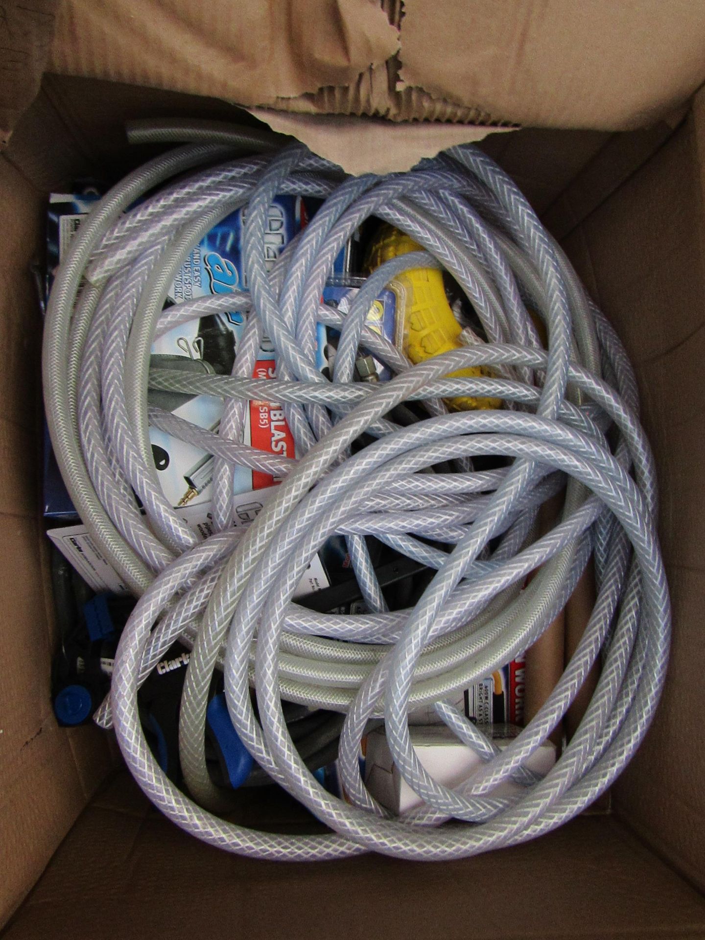 BOX OF VARIOUS TOOLS 9613, This lot is a Machine Mart product which is raw and completely