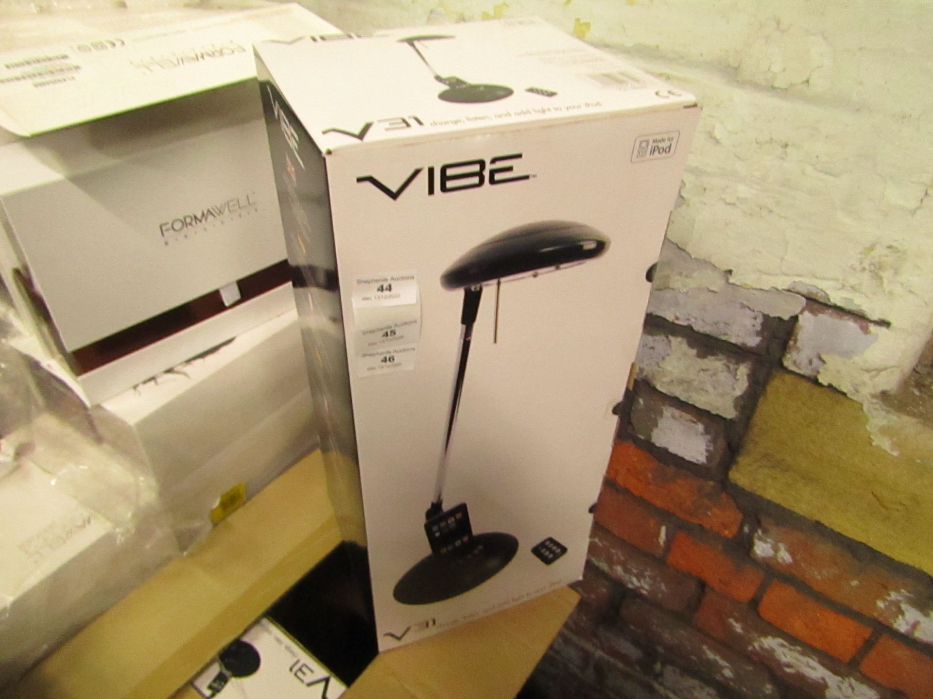 Vibe V31 iPod iPhone MP3 Player 20w RMS Speaker Audio Dock + Charger + Lamp - Unchecked & Boxed