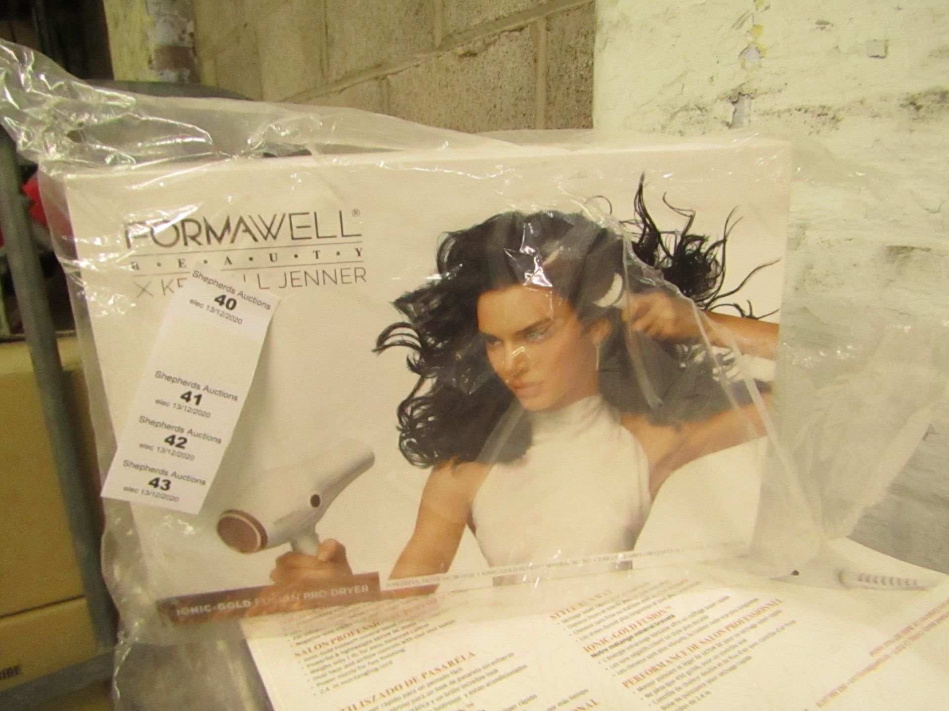 | 1X | KENDALL JENNER FORMAWELL BEAUTY PRO IONIC HAIR DRYER | REFURBISHED AND BOXED | NO ONLINE RE-