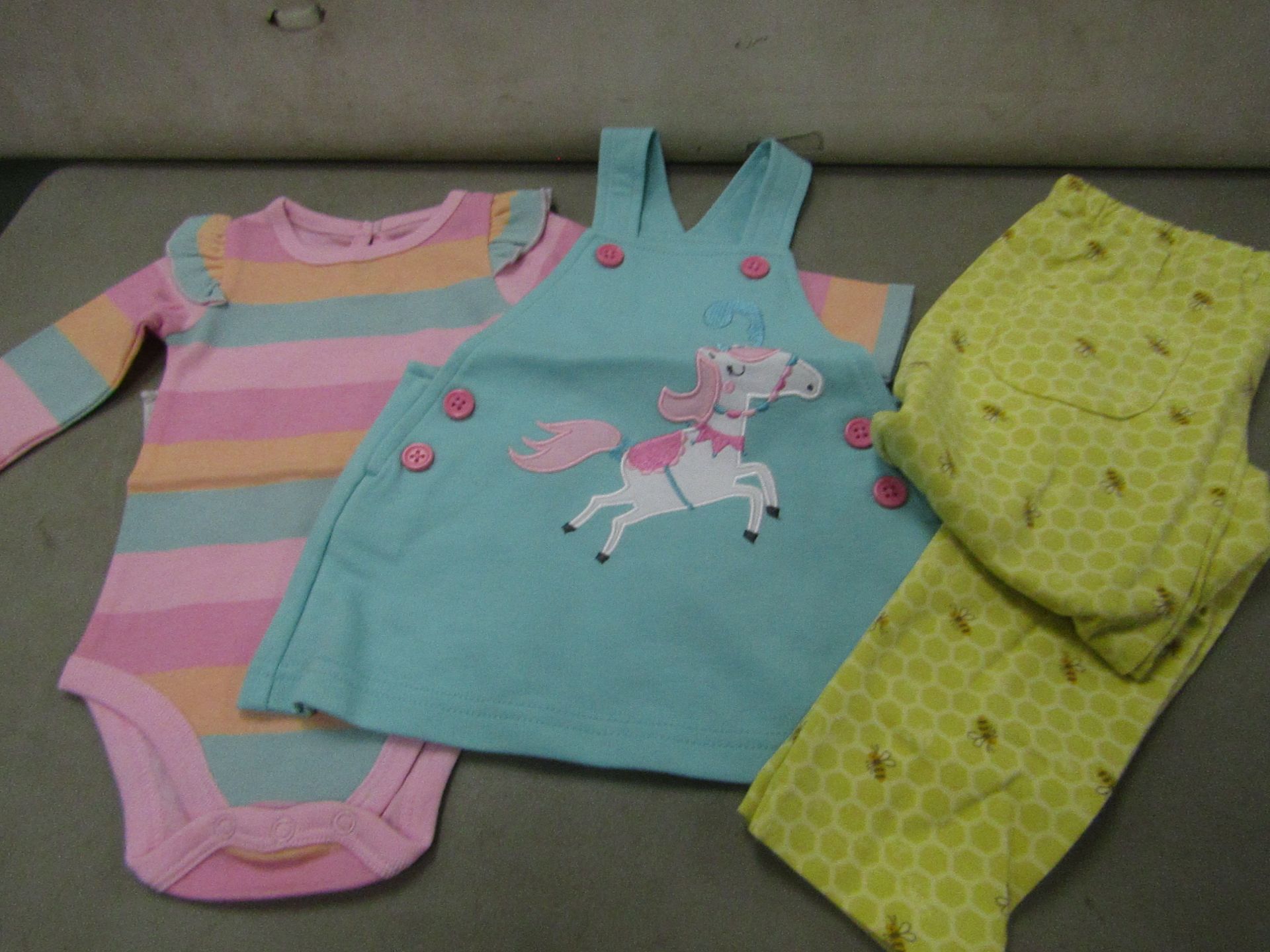 2 X Items Being,1 X Toddlers Leggings & 1 X Pk Containing Baby Girls Unicorn Pinifore Set 0 to 3