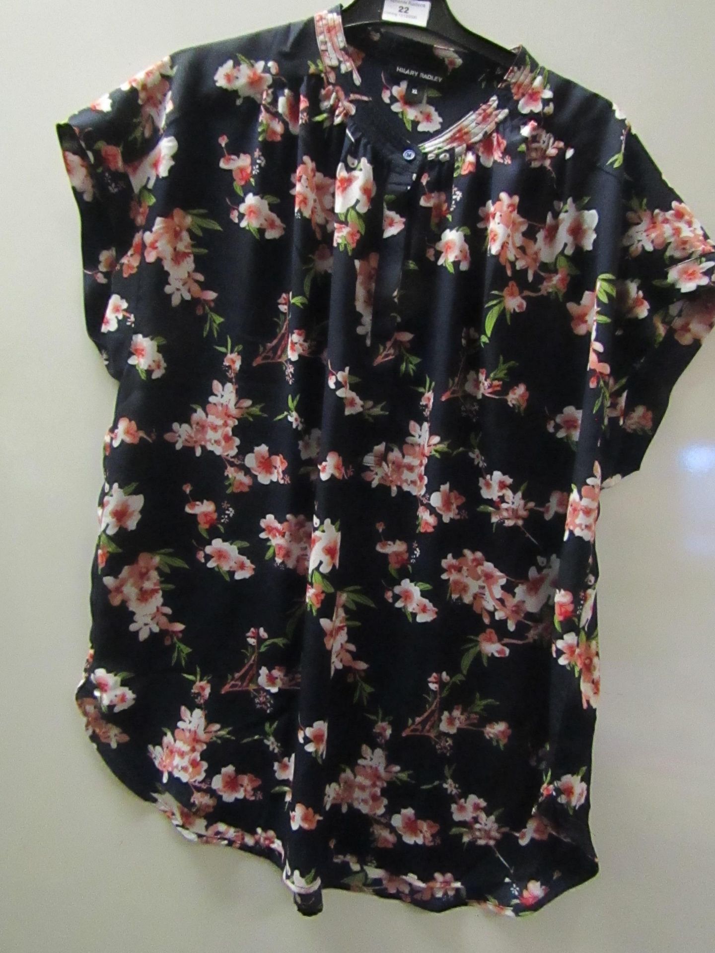 Hilary Radley Blouse Size S looks new but has no tags attatched