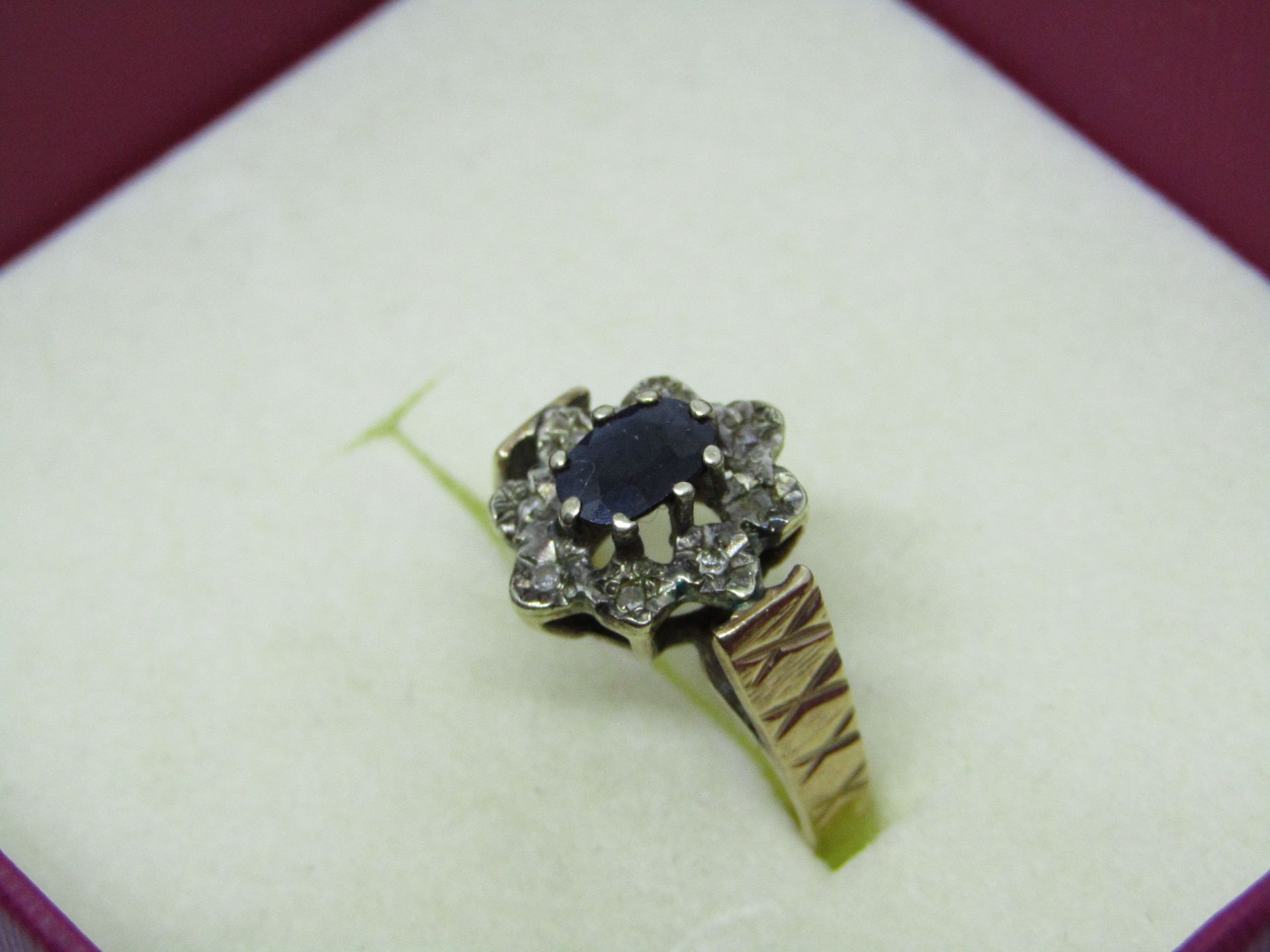 NO VAT!! Pre-owned 9ct Gold Diamond & Sapphire Ring in presentation box (item has been cleaned