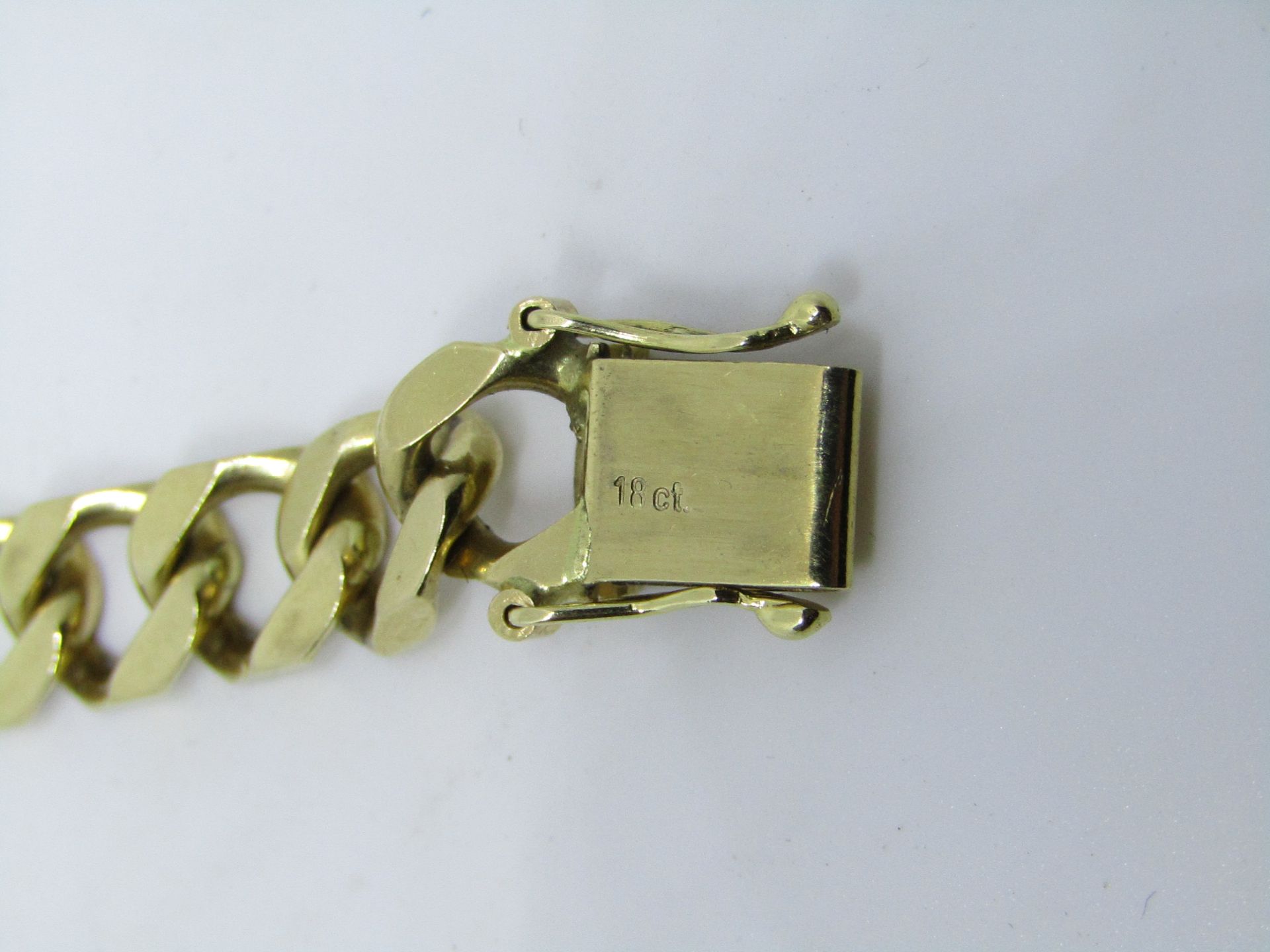 NO VAT!!! Ladies Crub 18ct Gold 8" Length 10mm Bracelet 43grams in weight.RRP circa £2500 (item - Image 2 of 4