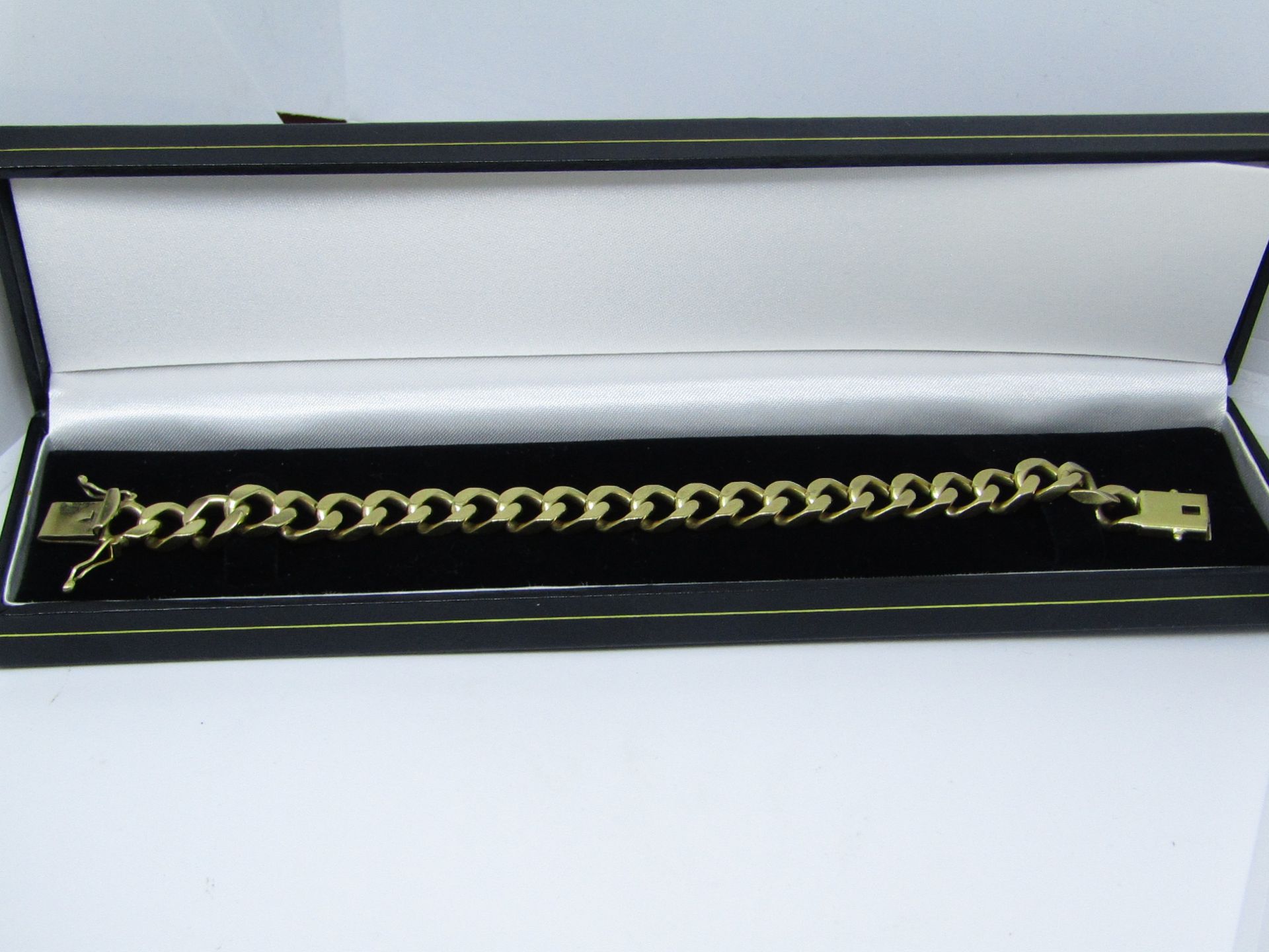 NO VAT!!! Ladies Crub 18ct Gold 8" Length 10mm Bracelet 43grams in weight.RRP circa £2500 (item