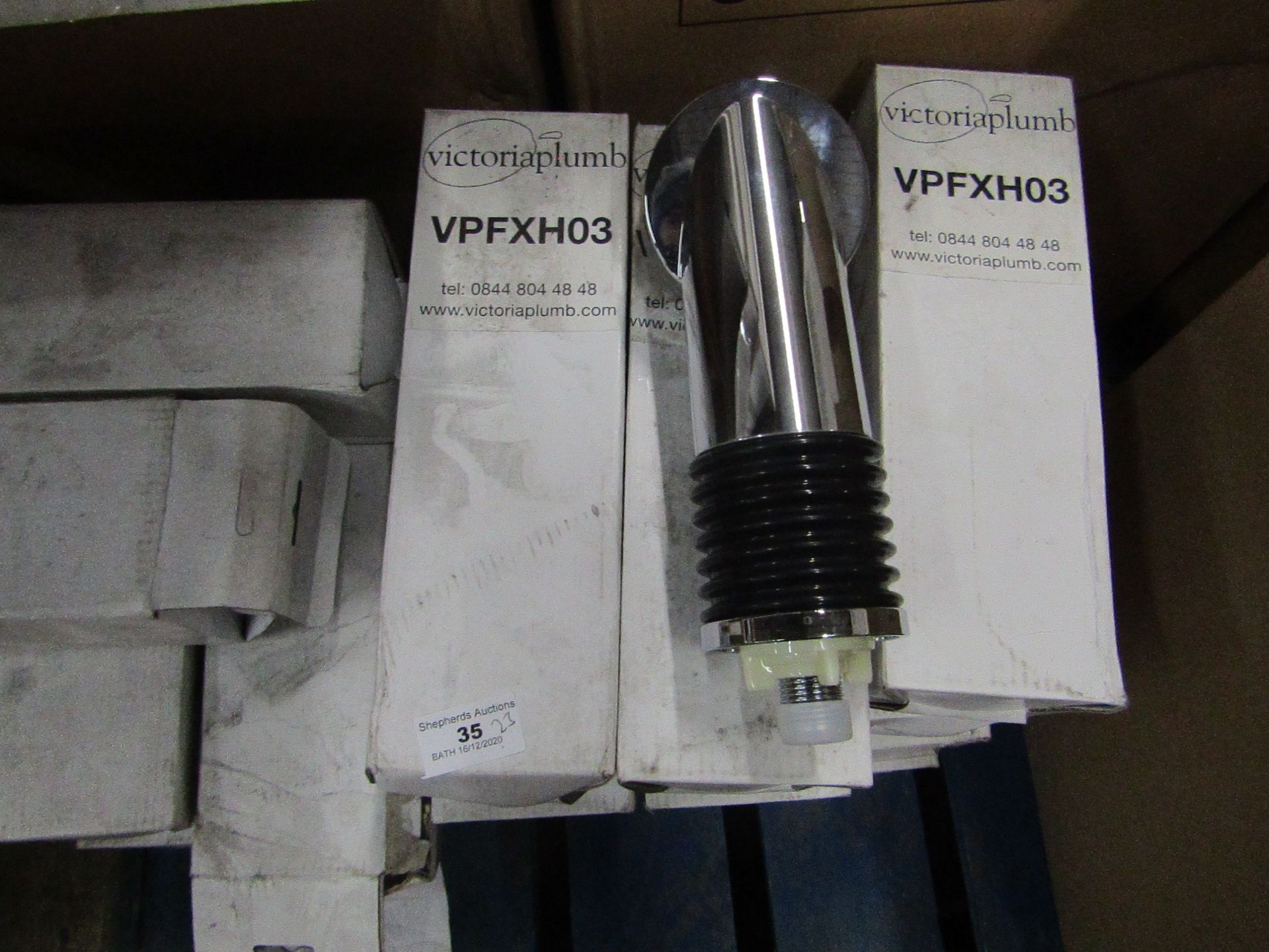 Approx 19x Victoria Plumb shower heads, new and boxed.