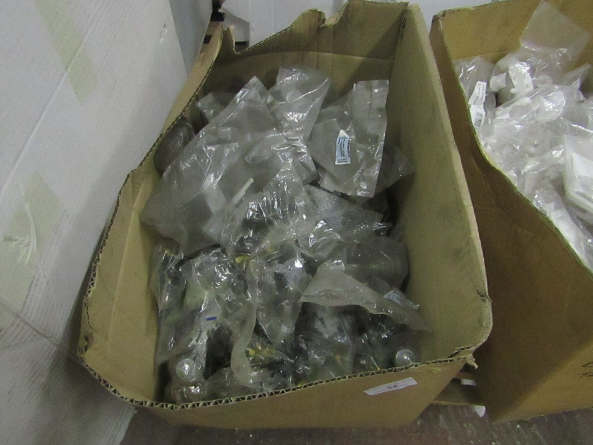 Box of over 40x bathroom fixings.