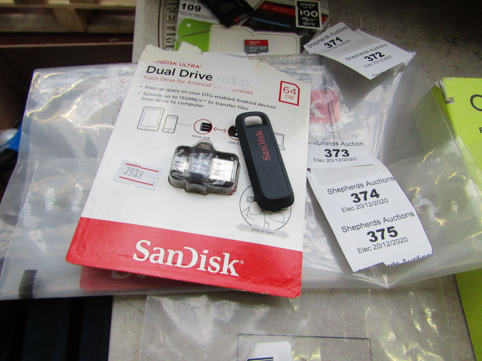 64GB flash drive, unchecked. Please note, this lot is picked at random and design and brand may