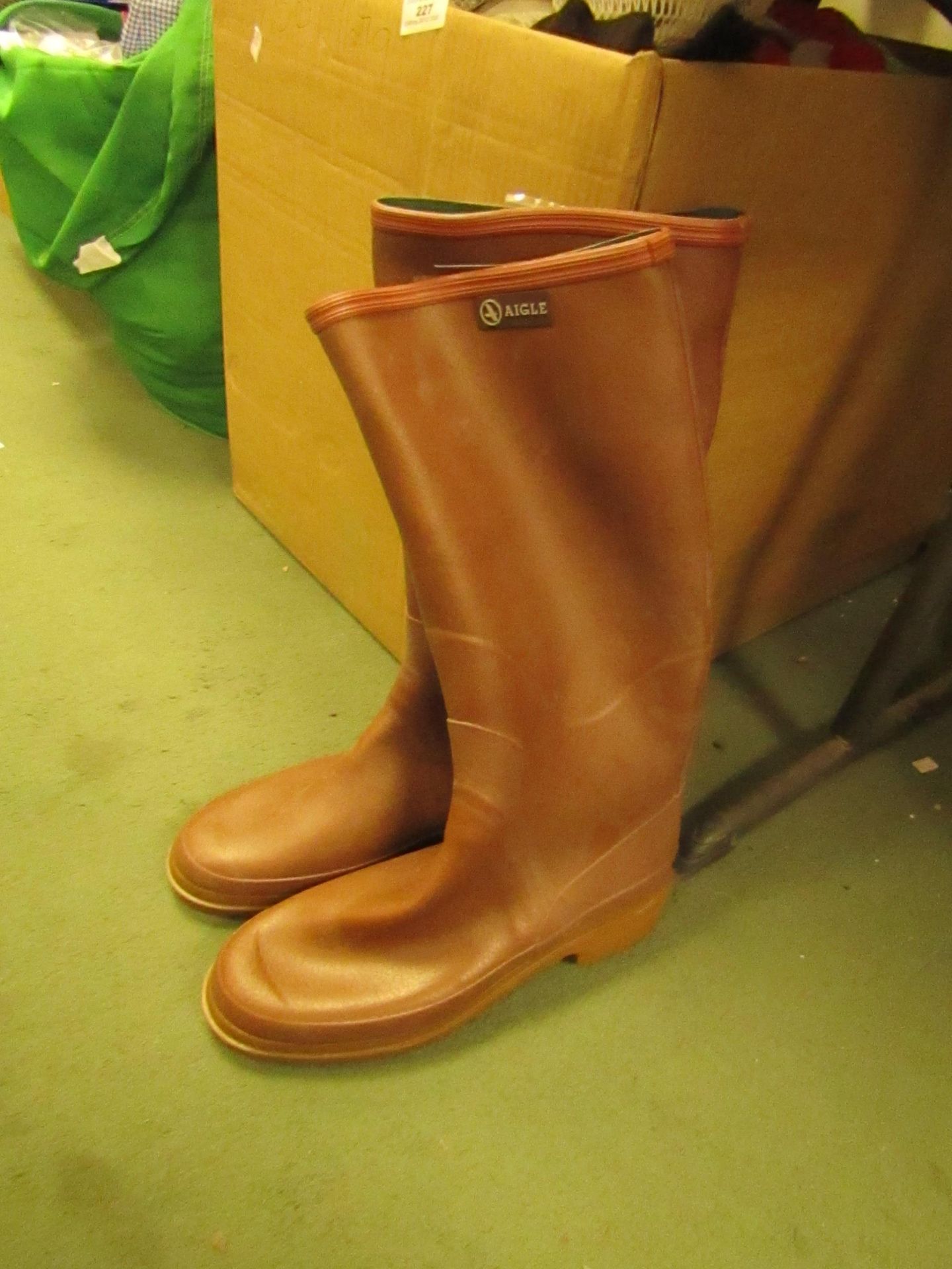 Aigle Wellingtons Size 40( Unworn Need A Wipe )