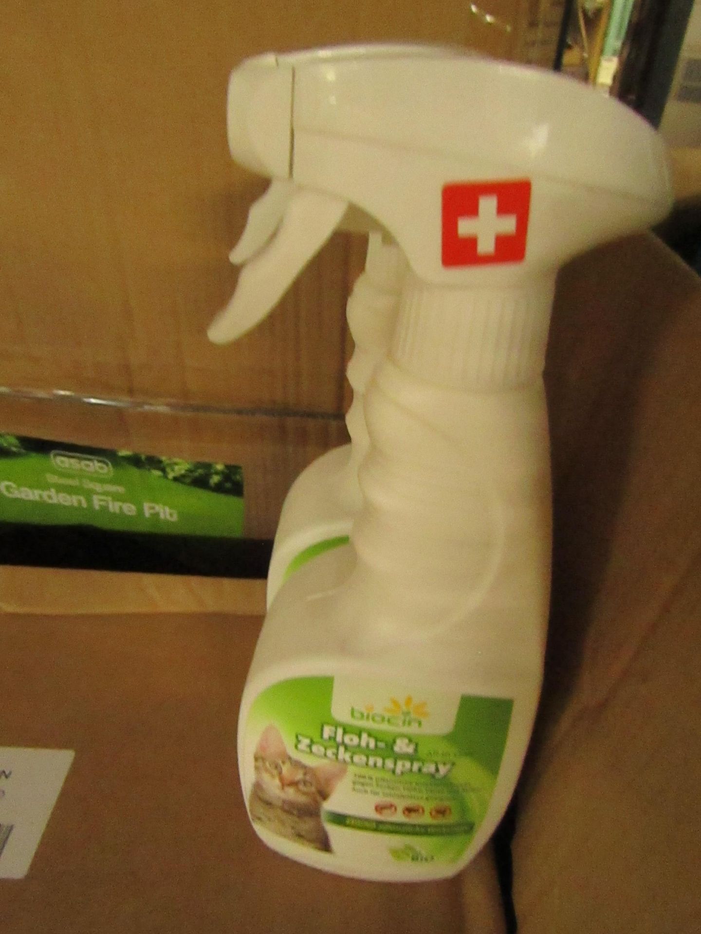 14x Pet Flea Spray - 350ml (Item Writen In German) - Unused & Boxed.