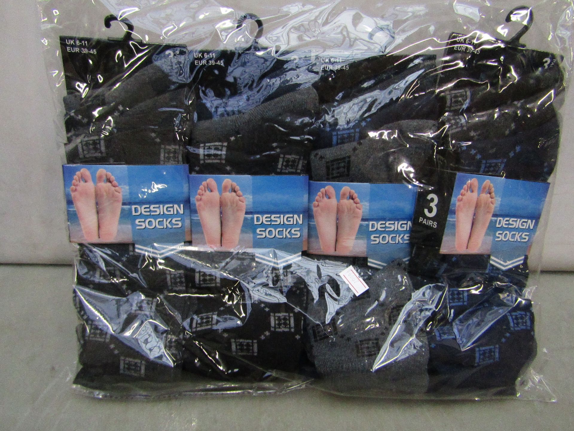 Pack Of 12 - Fresh Feel - Design Socks - (Assorted Colours ) - Size 6-11 - New & Packaged.