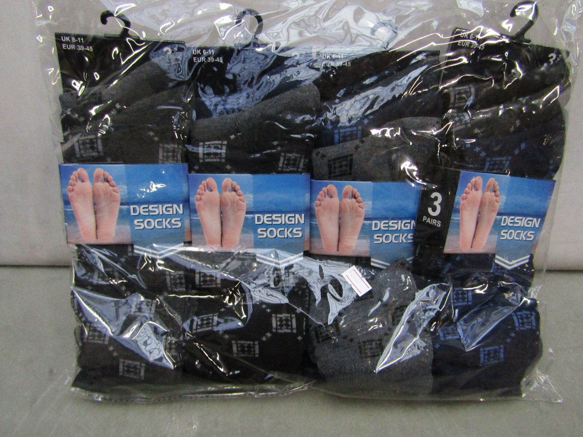 Pack Of 12 - Fresh Feel - Design Socks - (Assorted Colours ) - Size 6-11 - New & Packaged.