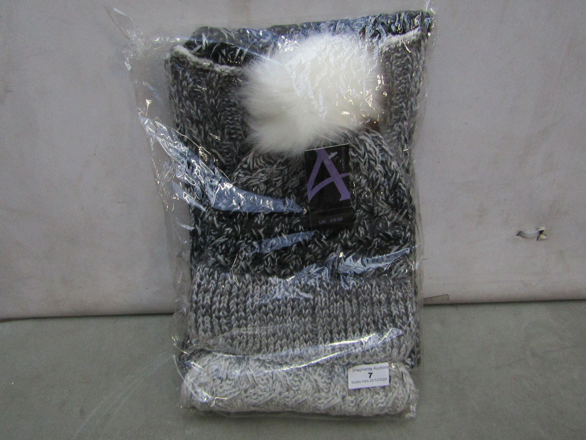 Accessories - White & Black Dyed Knitted Wool Hat & Scarf Set - New & Packaged.