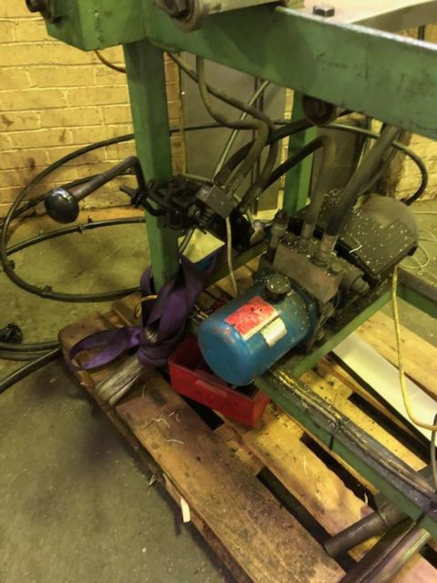 Motorised metal working machine - Image 3 of 3