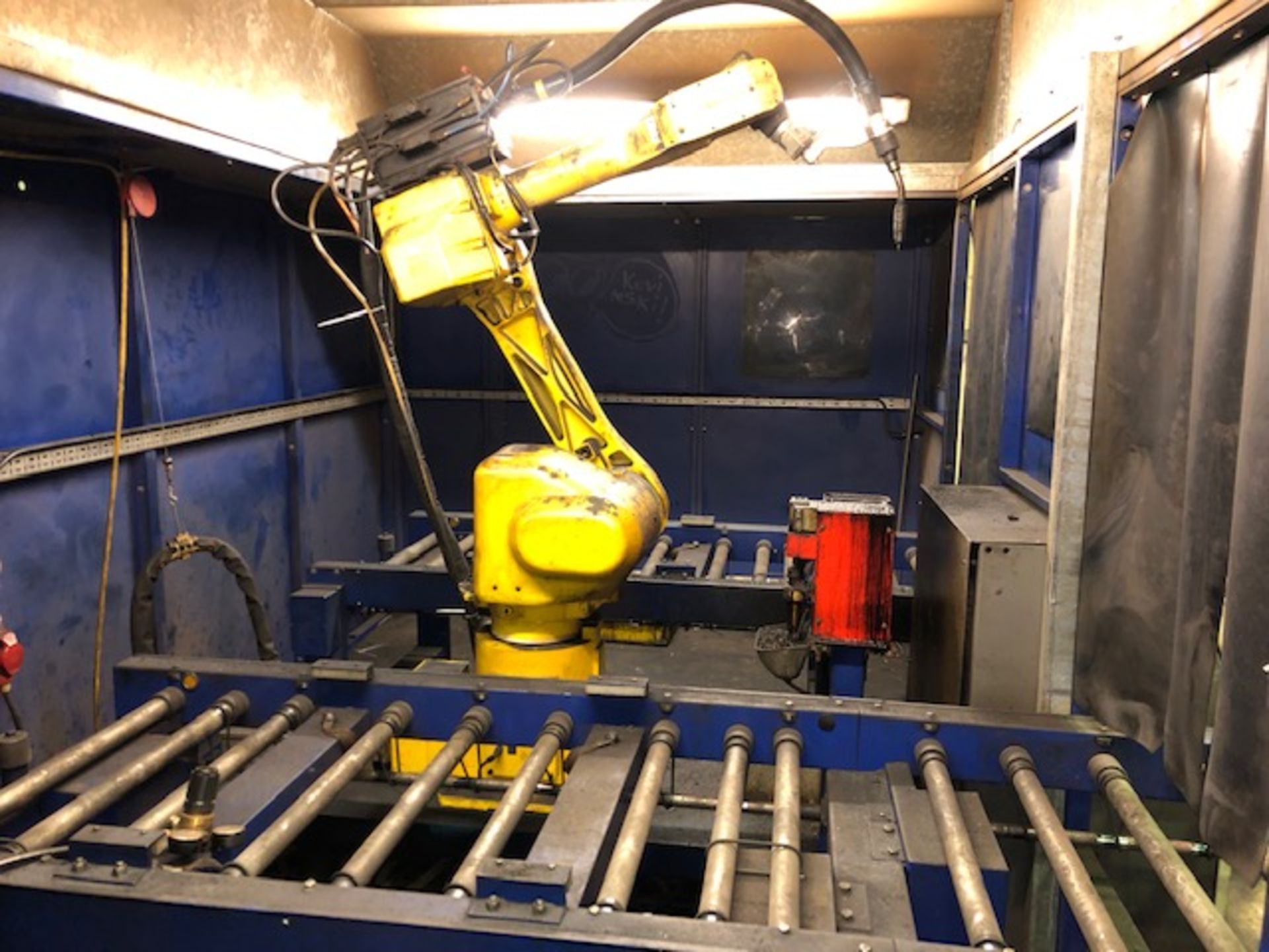Auto Tech Fanuc laser welding robot system R-J3 with Fanuc M-16i robot, 3 welders & templates - Image 4 of 9