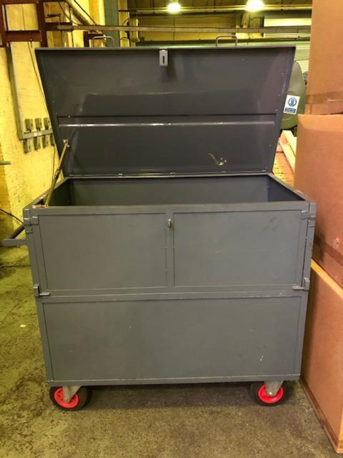 Mobile steel storage cabinet - Image 2 of 4